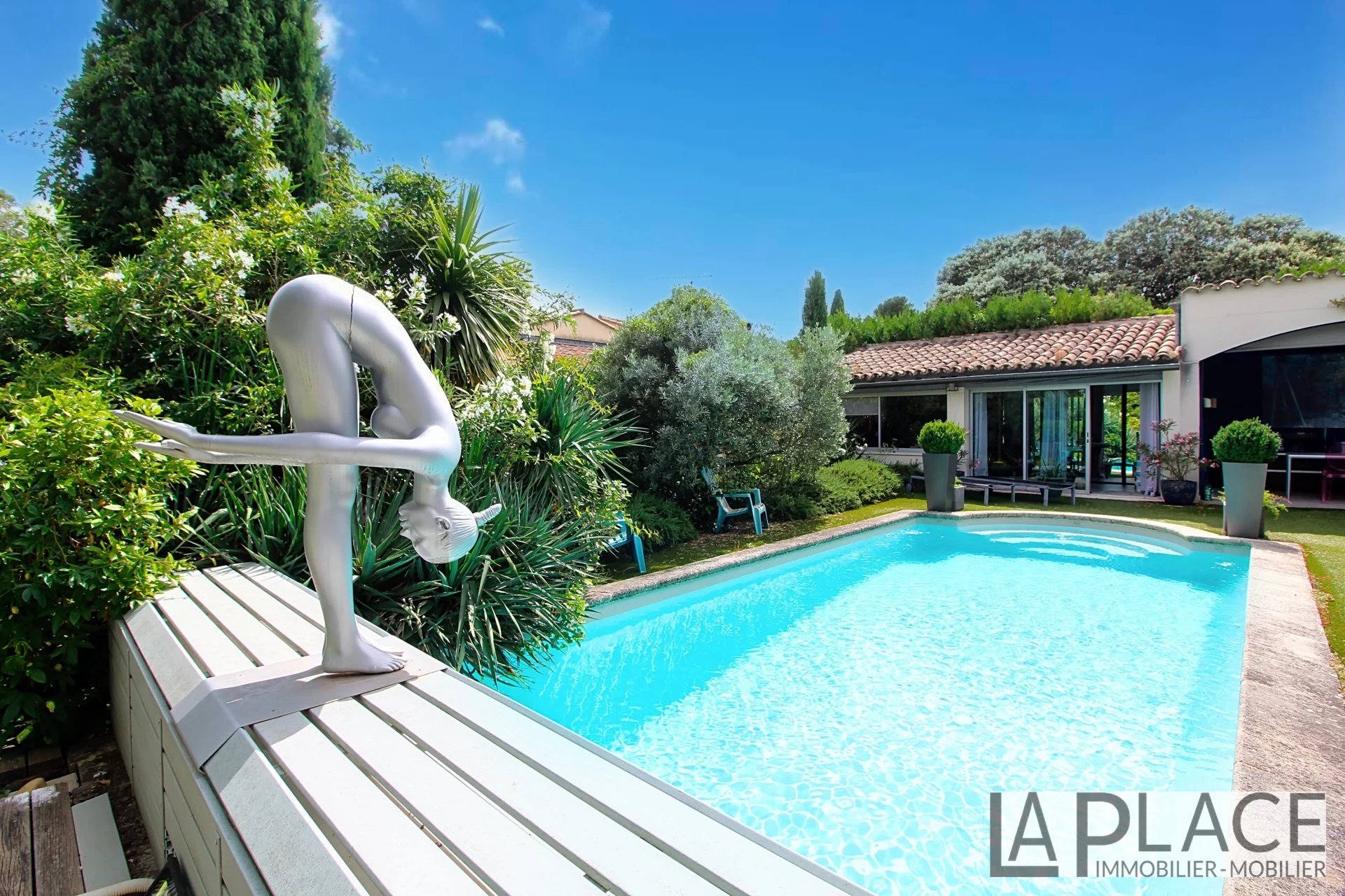 Villa lumineuse et spacieuse  sur les hauteurs de Cavaillon