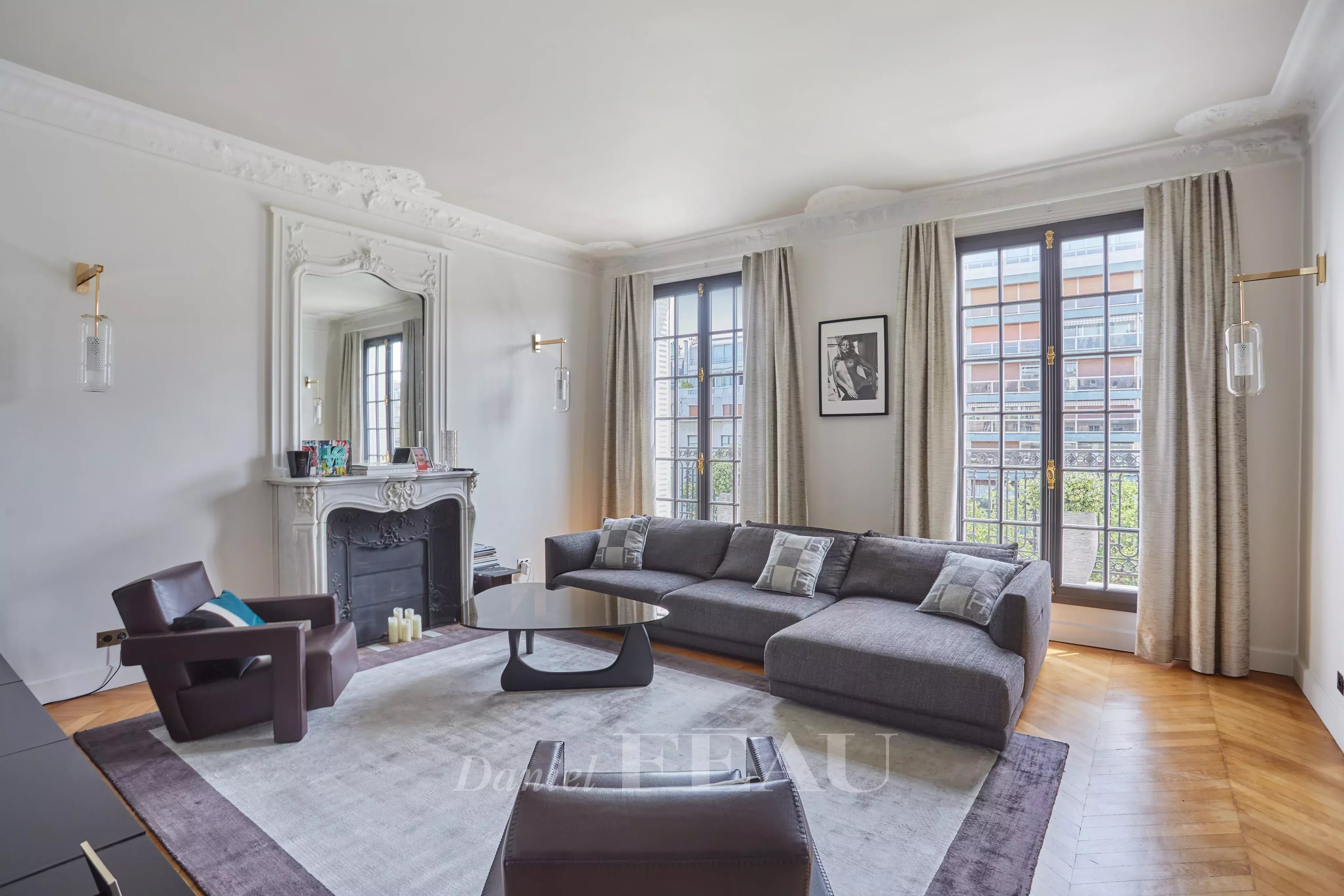 Sale Apartment Paris 16th