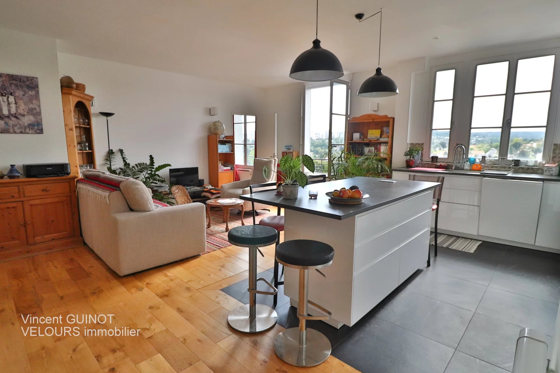 Appartement de 86 m² , 4 pièces, 2 chambres- Saint-Germain-en-Laye