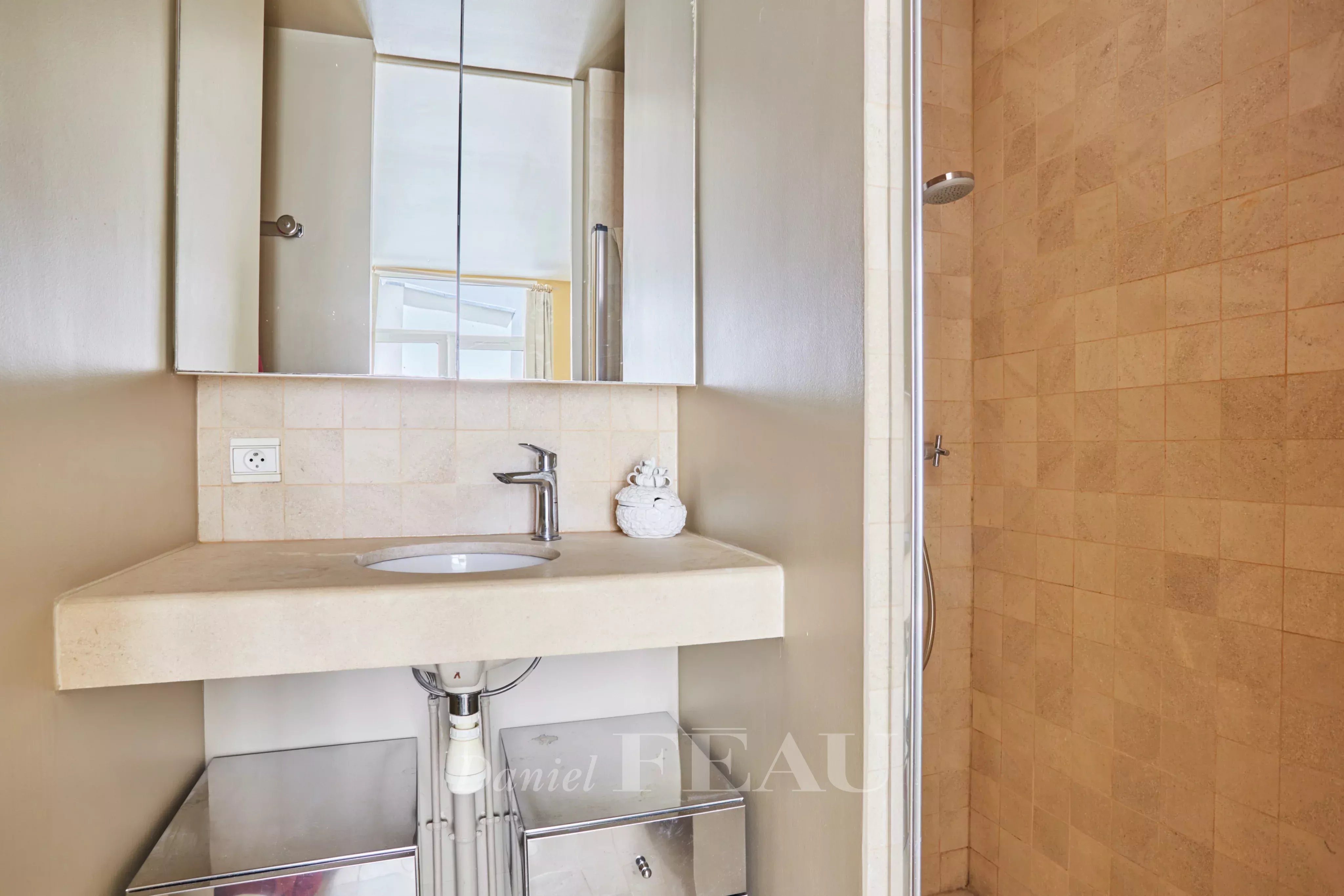 Sale Apartment Paris 7th