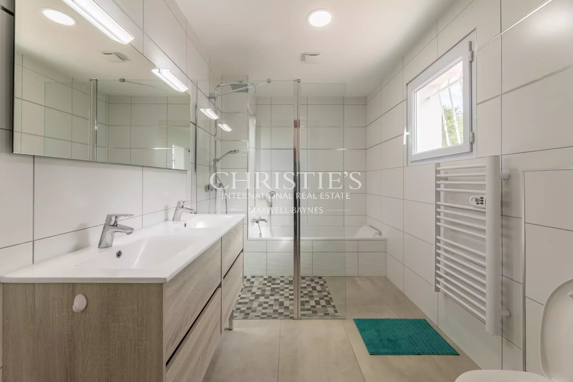 5 Bedroom Villa/Townhouse's Image 21