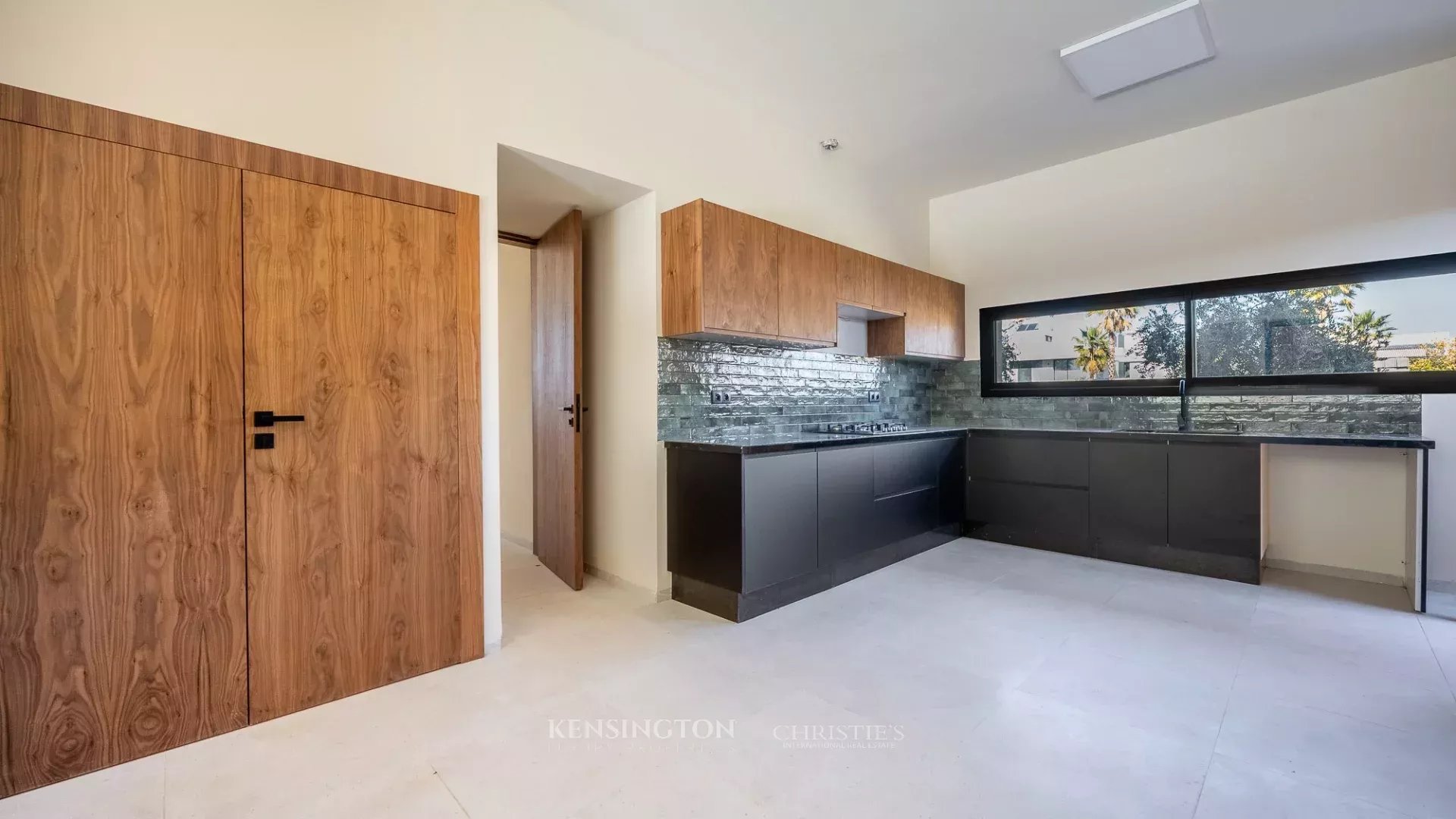 5 Bedroom Villa/Townhouse's Image 9