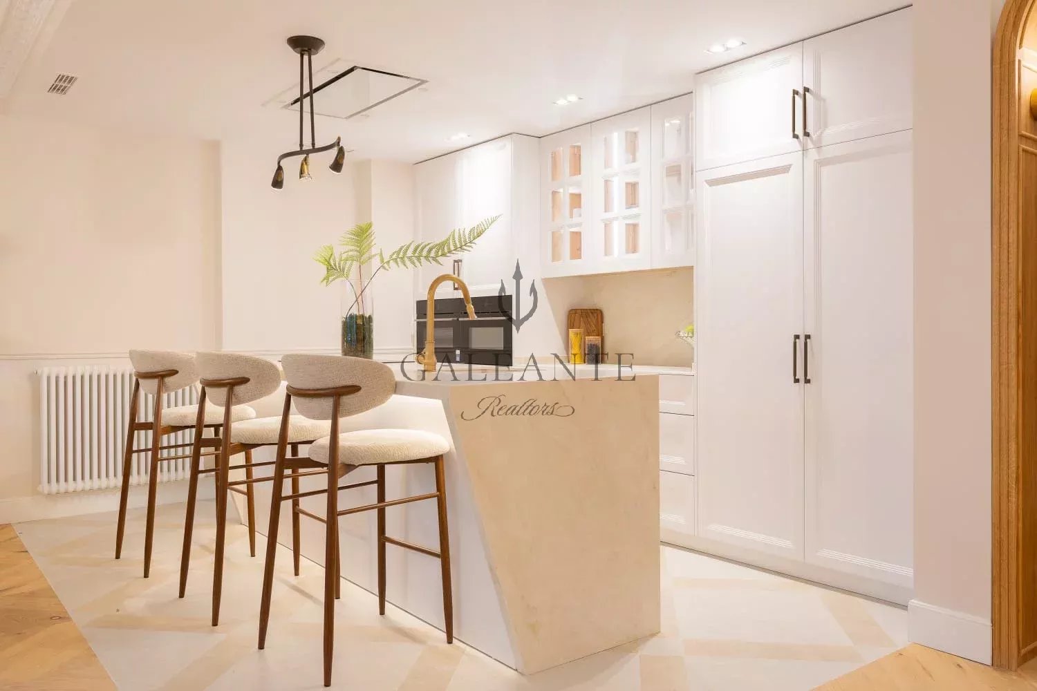 Light-filled Residence with Terrasse in Ayala - Image 10