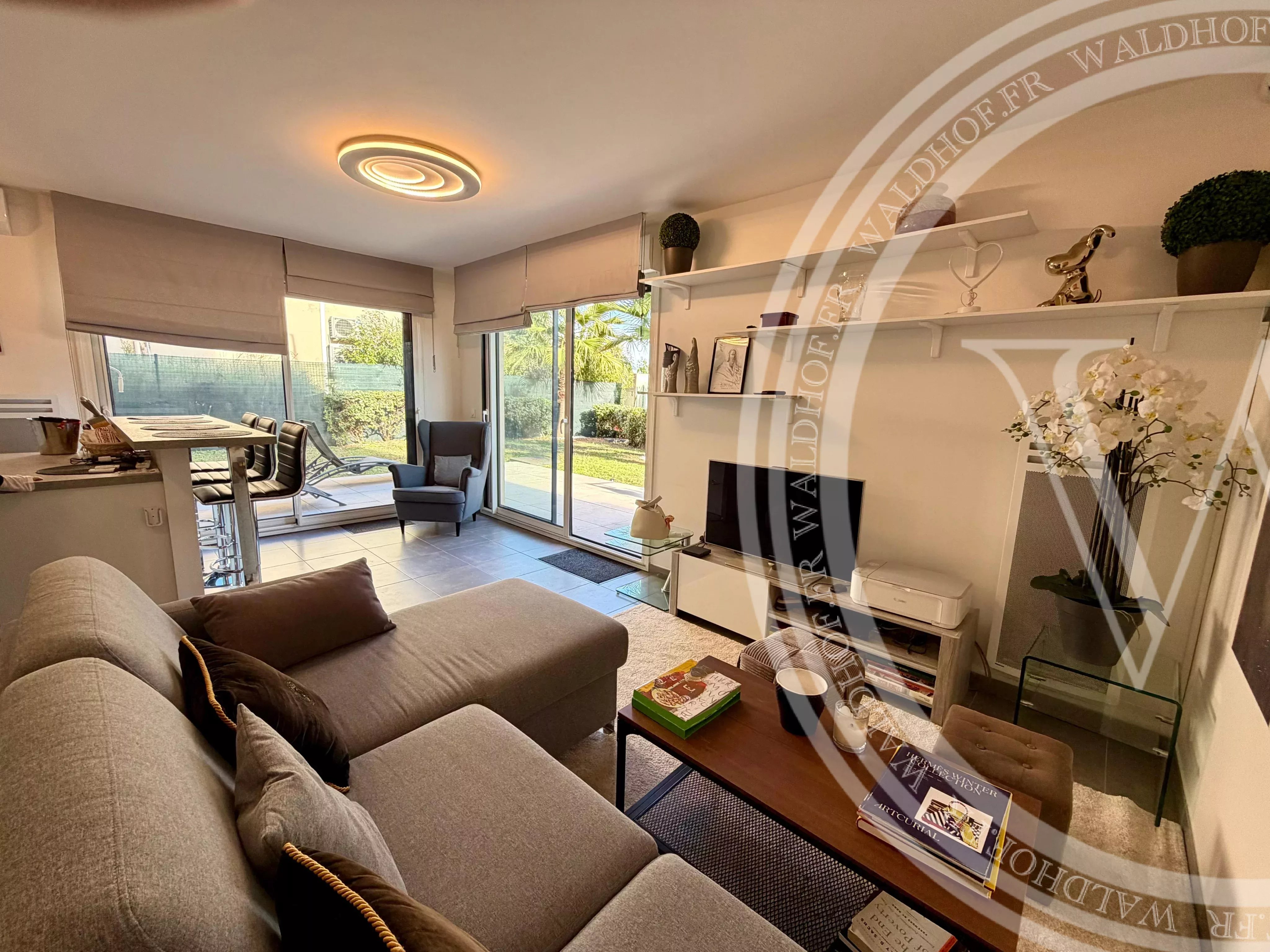 Appartement moderne de 2 chambres avec piscine, jardin et terrasse