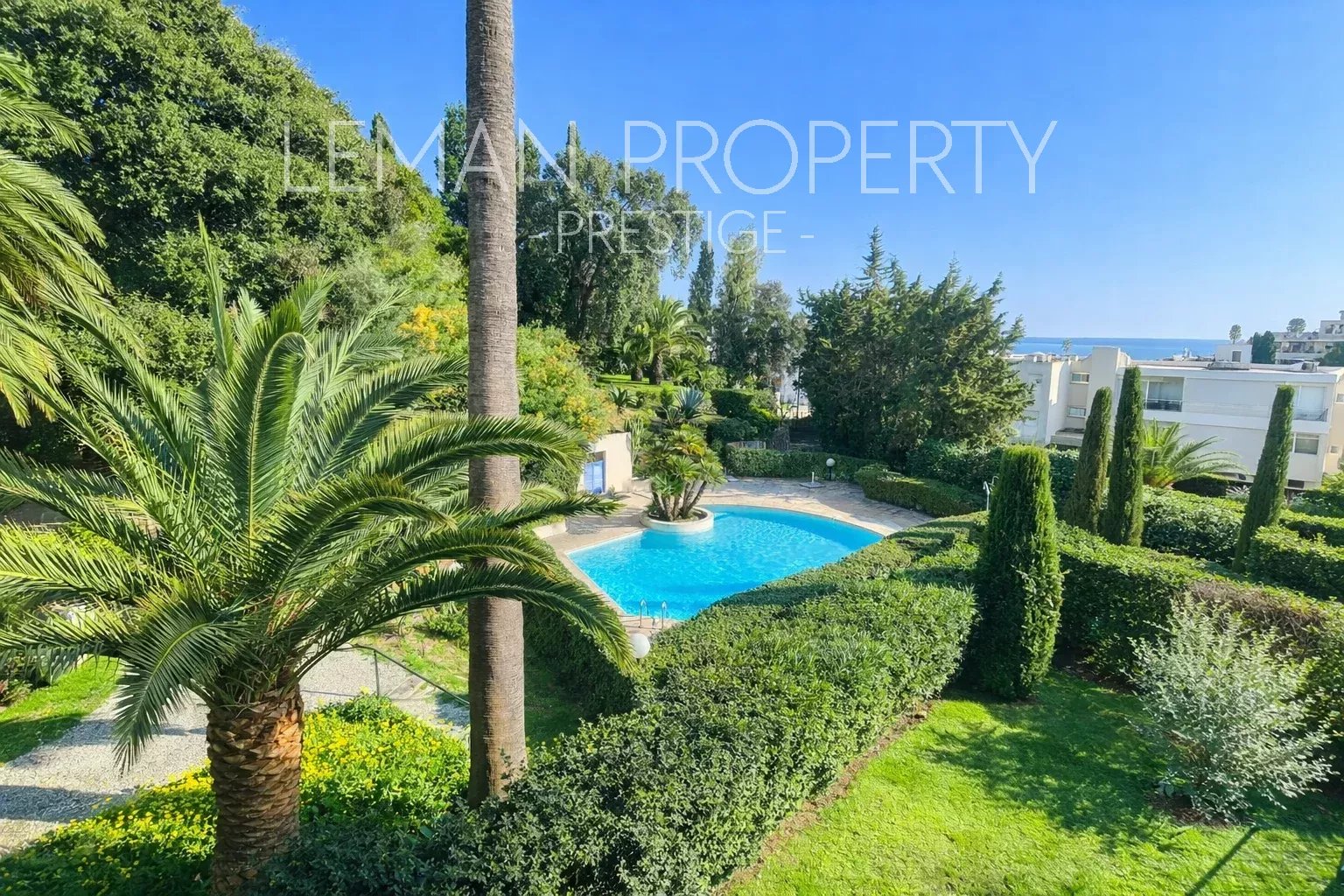 CANNES - BASSE CALIFORNIE - 5 PIÈCES 139,63 M2 - GARAGES - CAVE