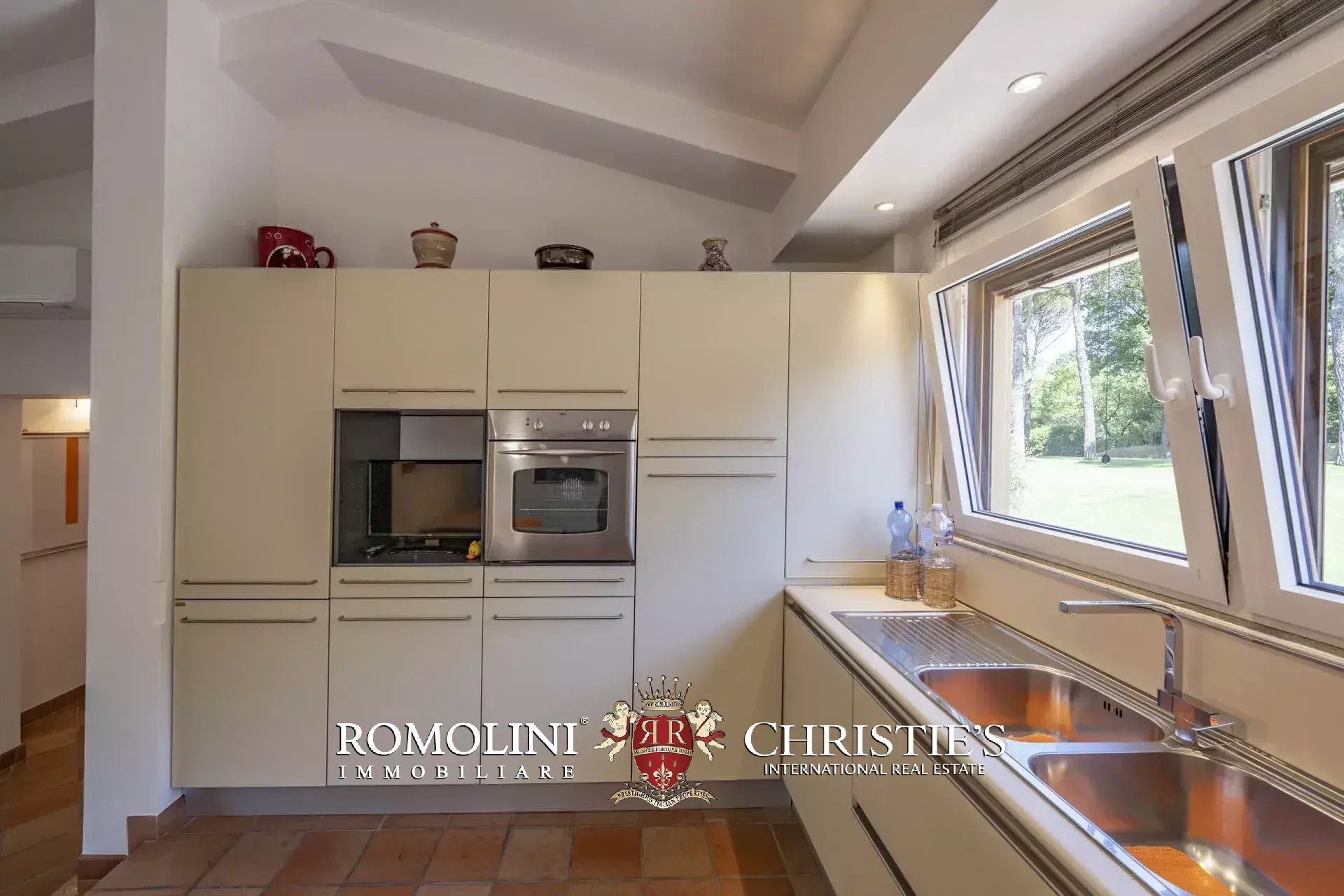 3 Bedroom Villa/Townhouse's Image 60
