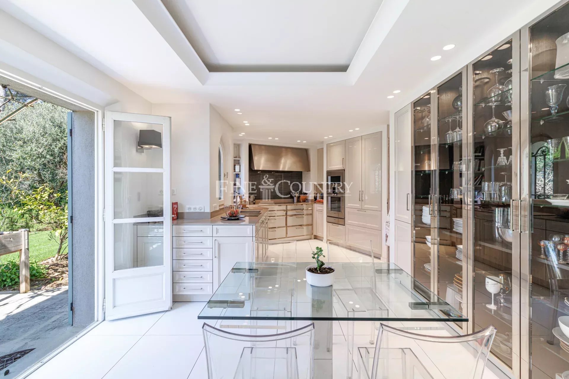 Photo of Villa For Sale in Mougins