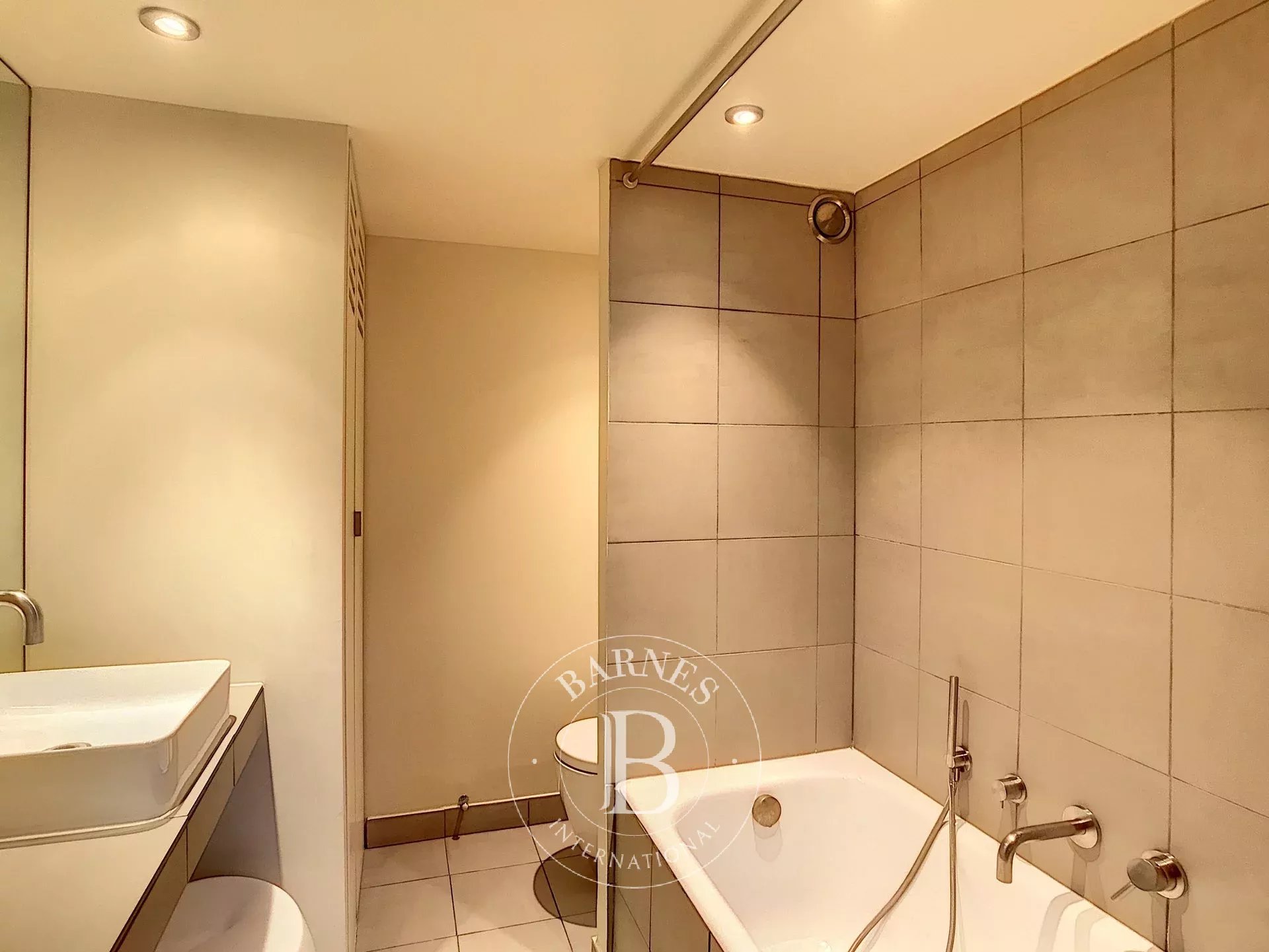 Daire Paris 8ème - picture 7