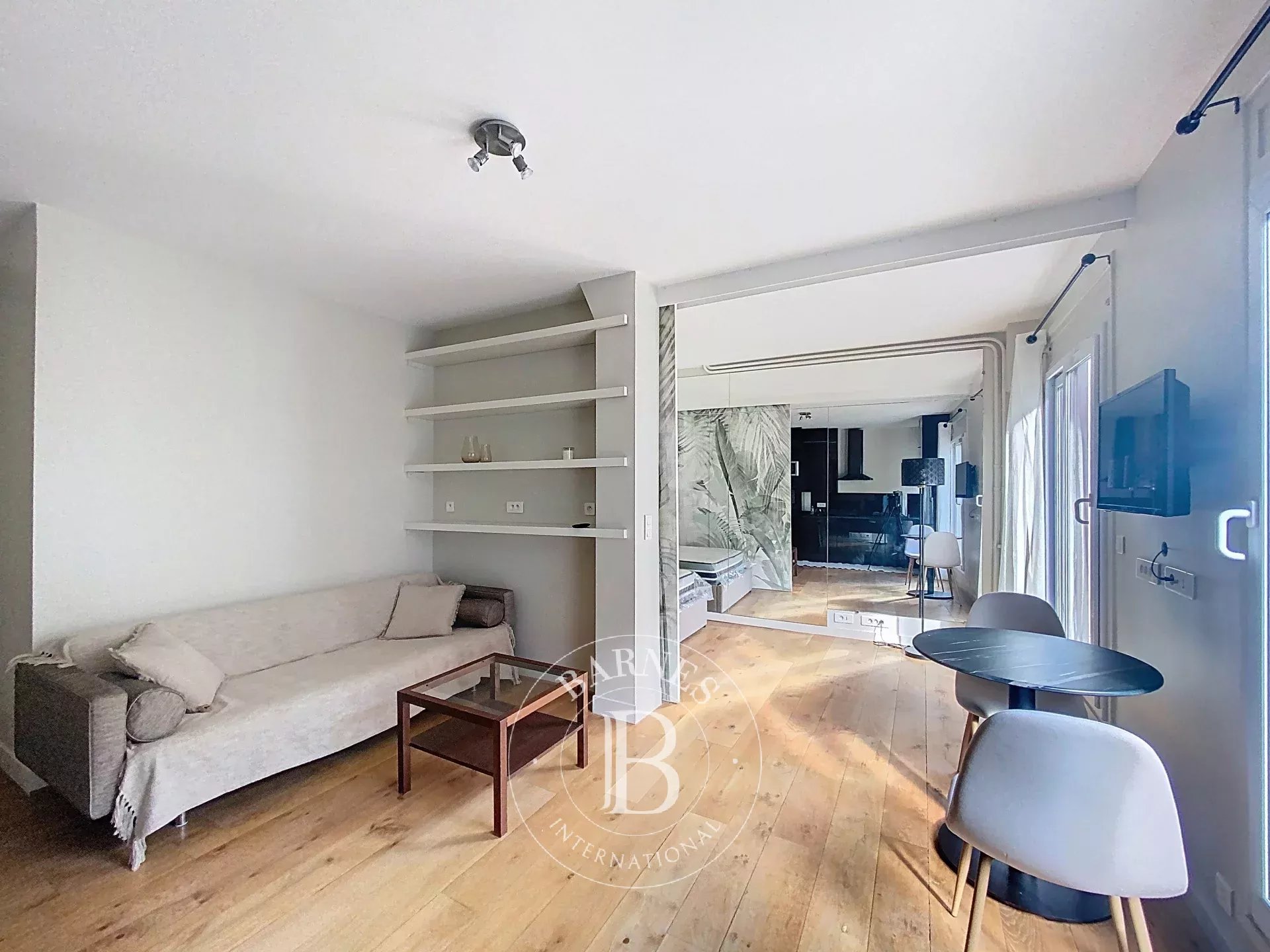 Apartment Neuilly-sur-Seine - picture 1