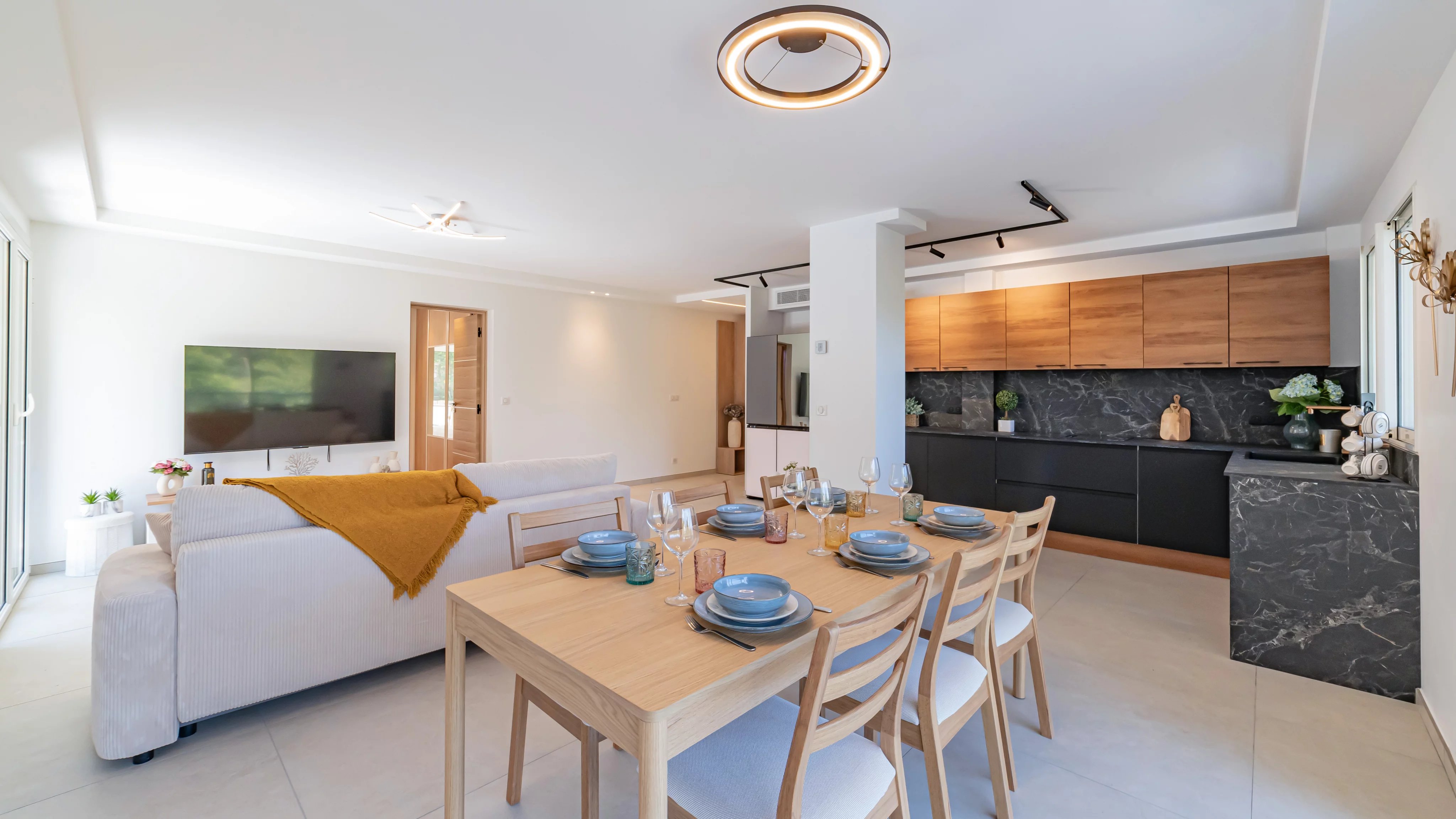Bel appartement avec large terrasse-jardin