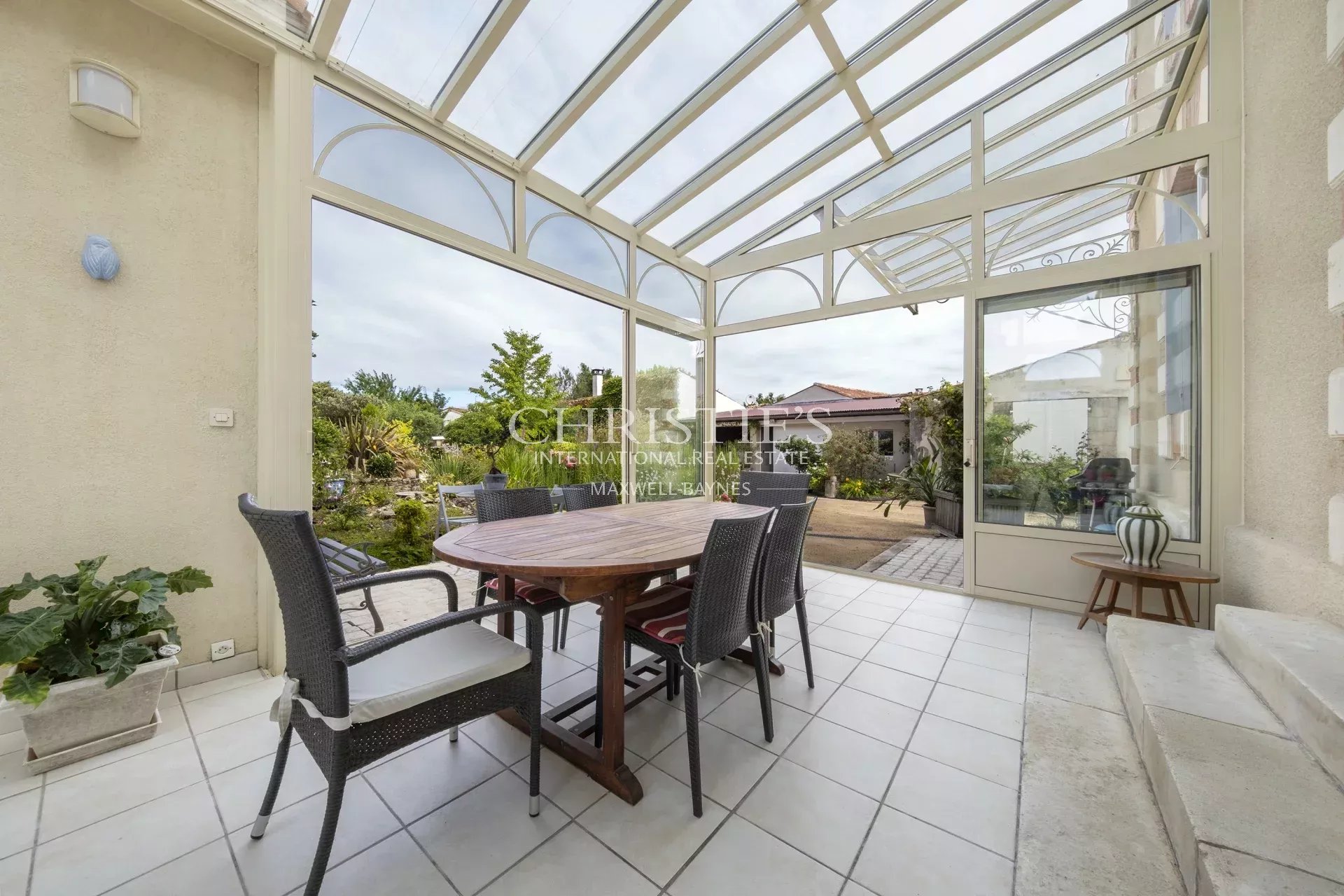6 Bedroom Villa/Townhouse's Image 27