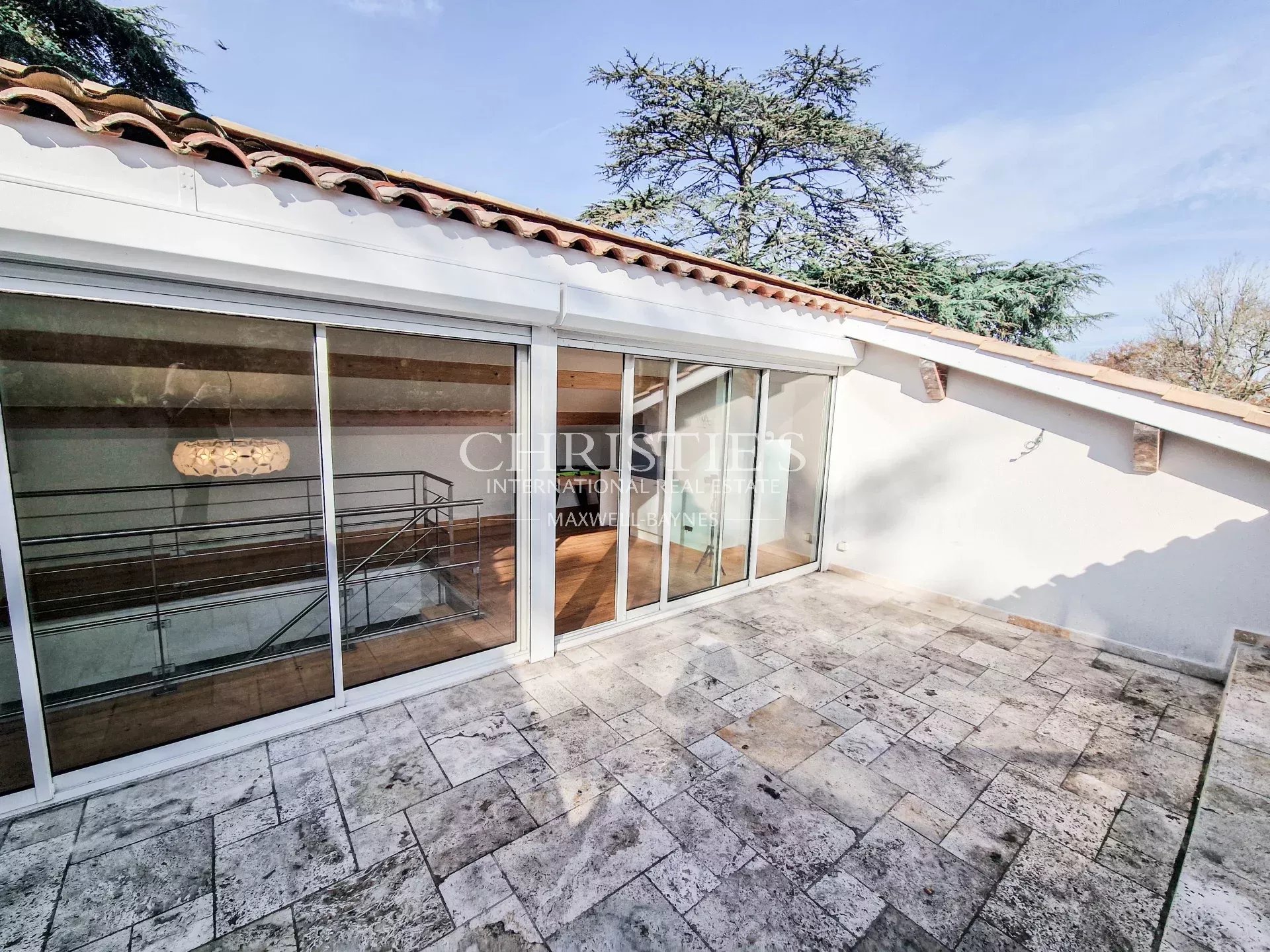 9 Bedroom Villa/Townhouse's Image 18