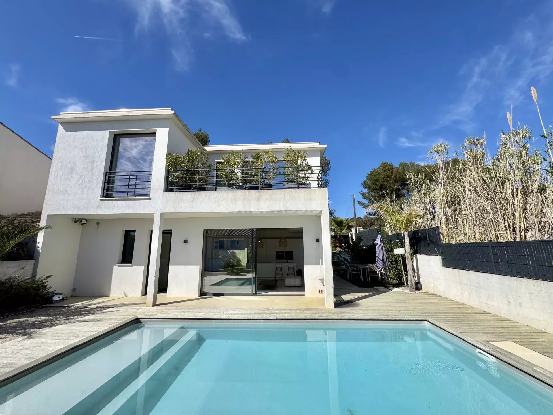 Agence immobilière de 