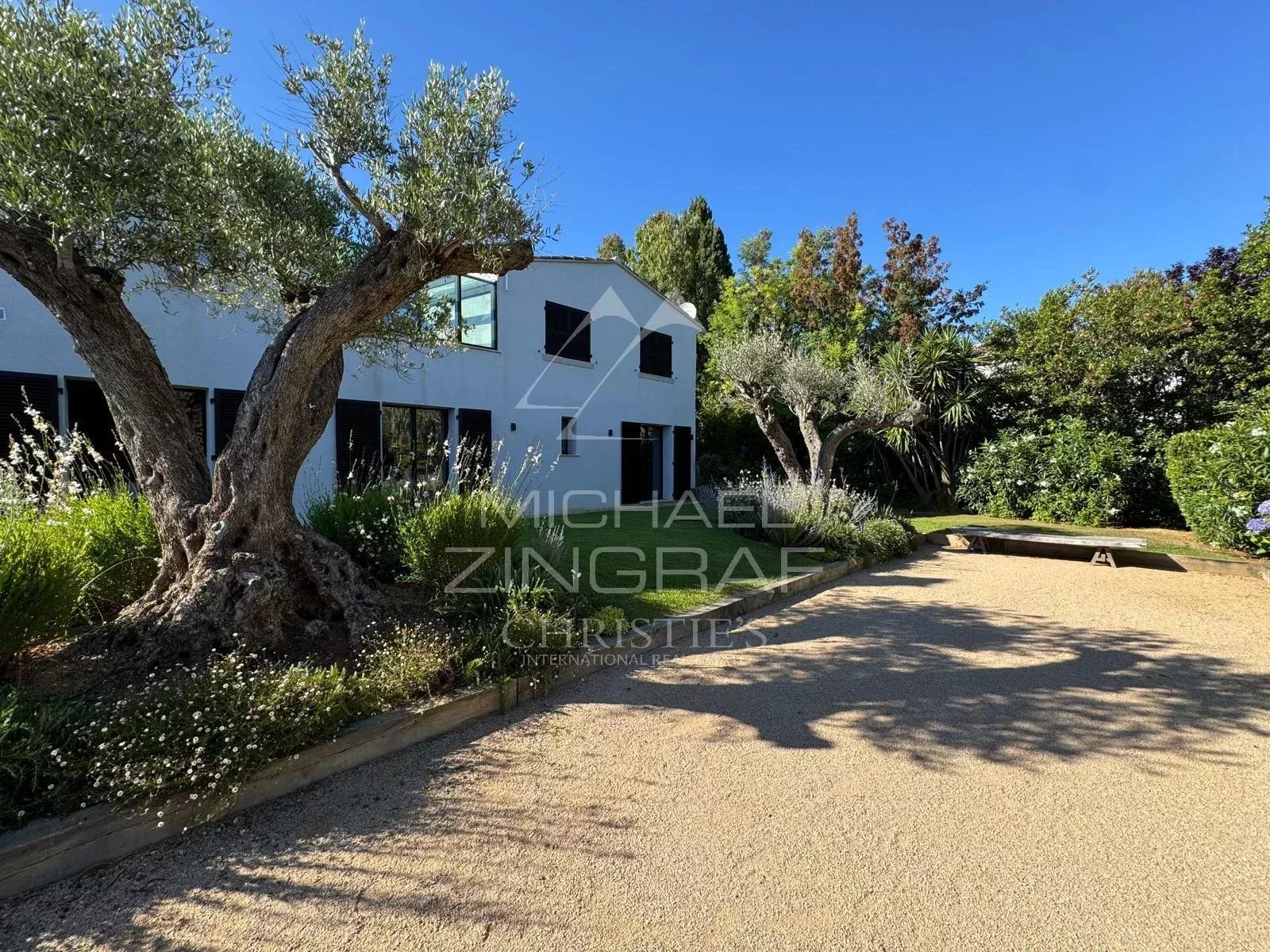 5 Bedroom Villa/Townhouse's Image 17