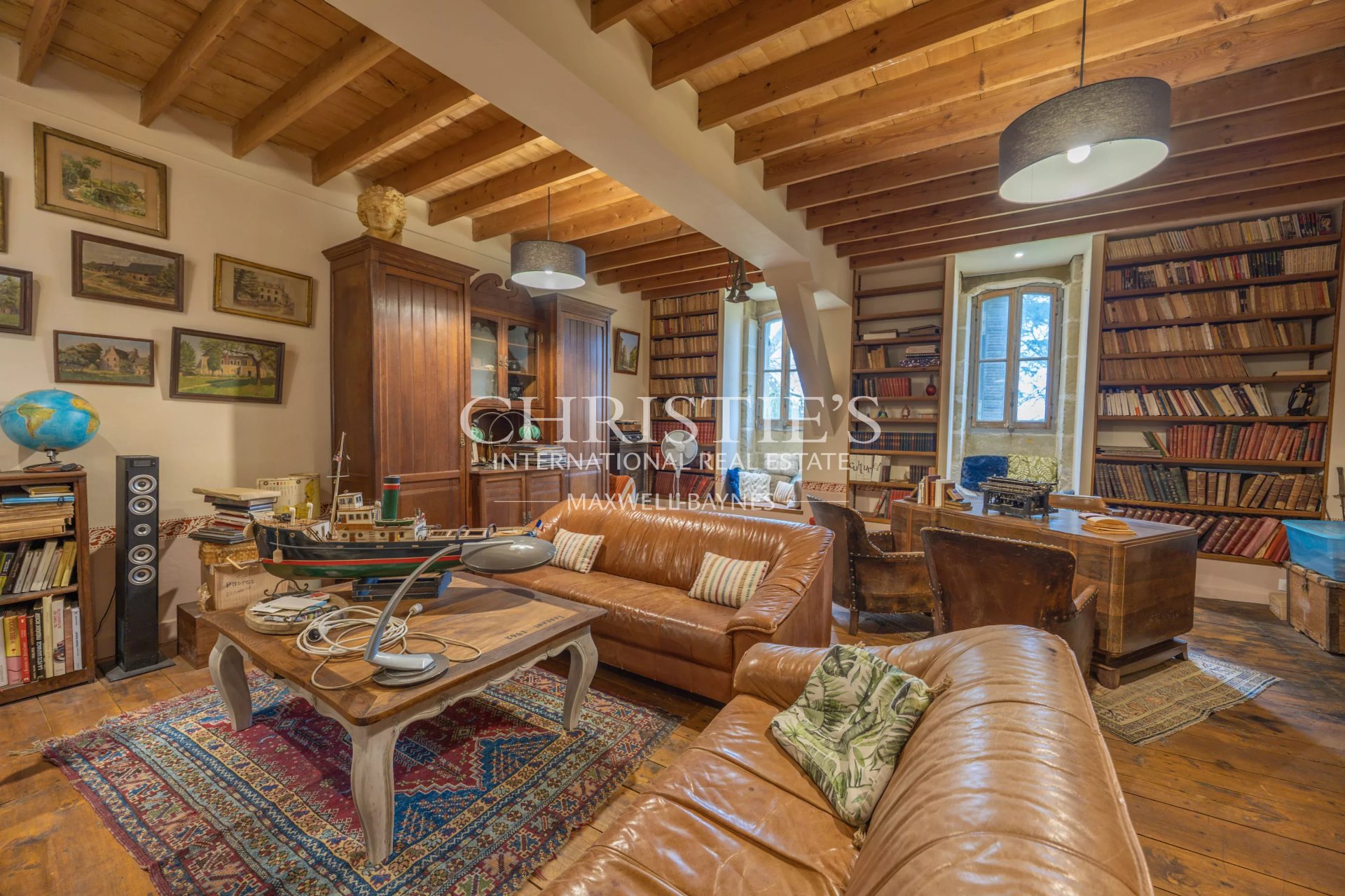 10 Bedroom Chateau's Image 16