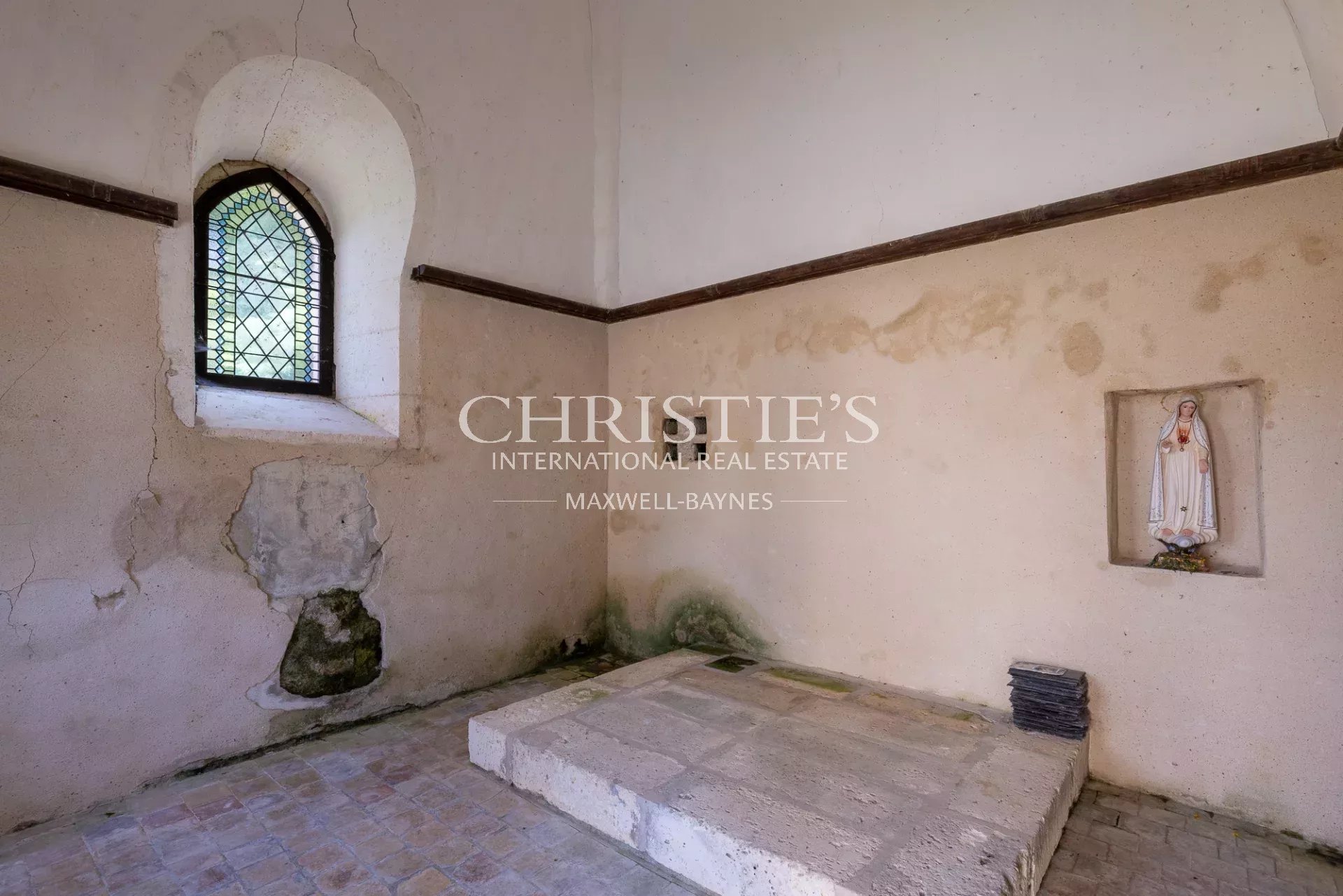 9 Bedroom Chateau's Image 38