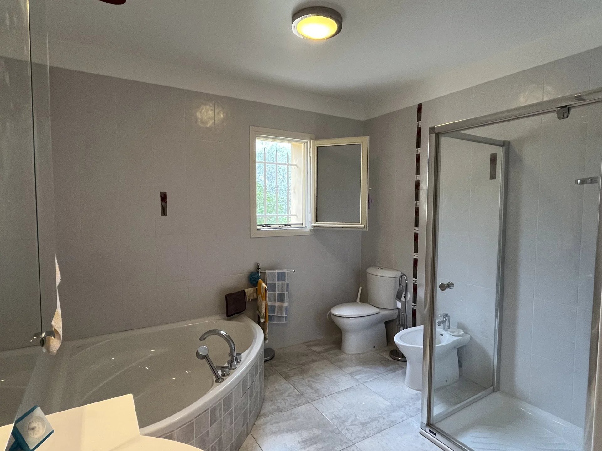 Villa with nice view and independent studio - Seillans