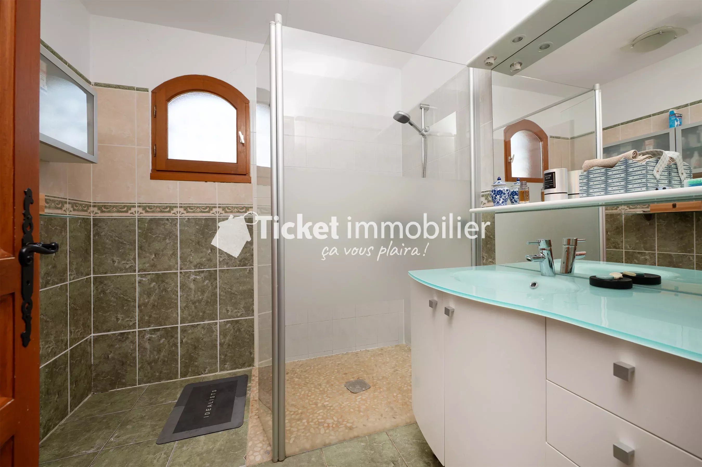 VILLA T6 215m2 TERRAIN 5558m2 CONSTRUCTIBLE, PISCINE AU SEL LINER NEUF, AQUATHERMIE 2 PUITS, 4KW PANNEAUX, DOUBLE VERANDA 72m2, CHAUFFAGE SOL, CAVE A VIN, VUE PYRENEES ETC ... — photo 13
