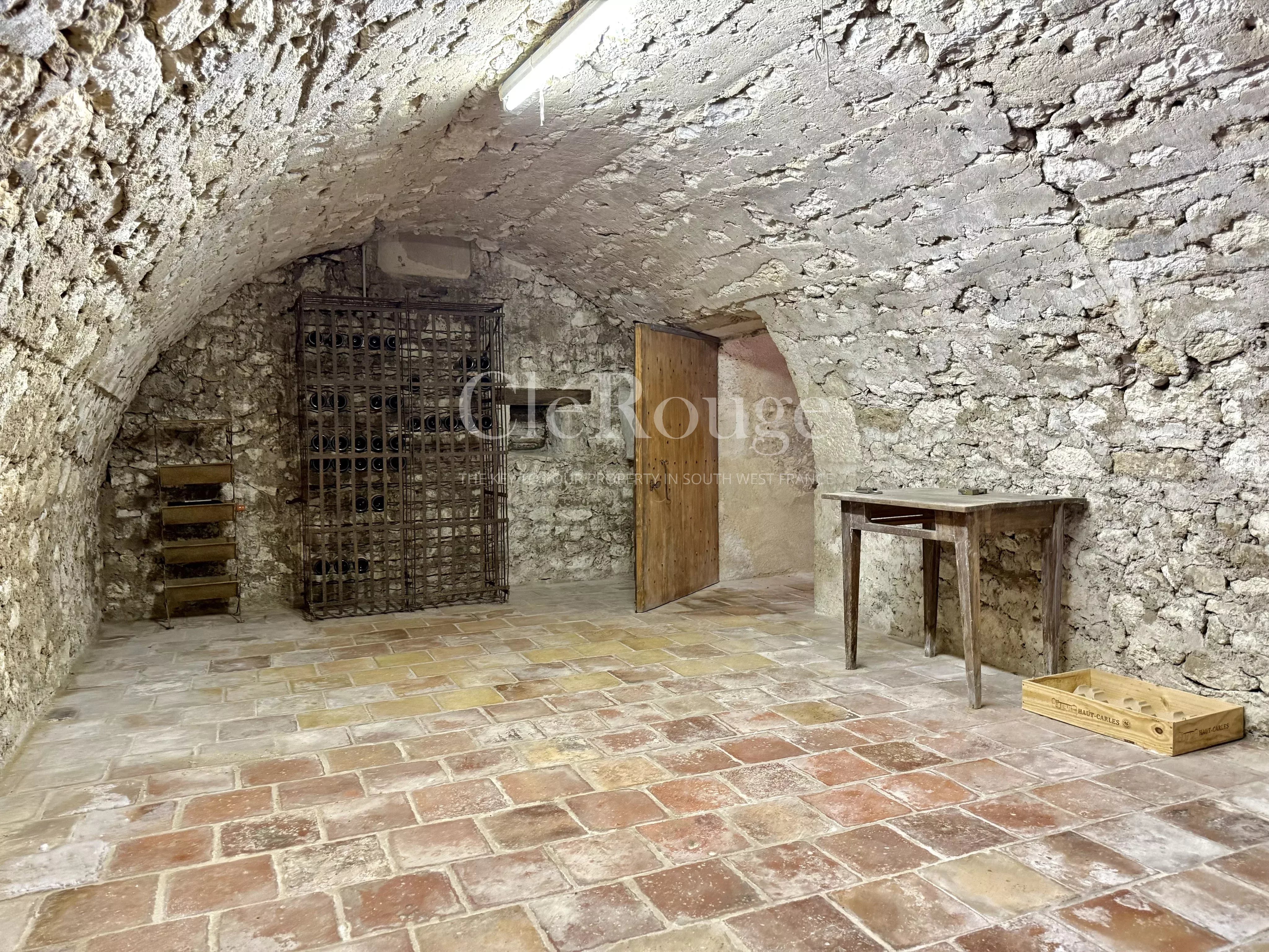 Close to Sainte-Foy-la-Grande – Stunning riverside property on the Dordogne