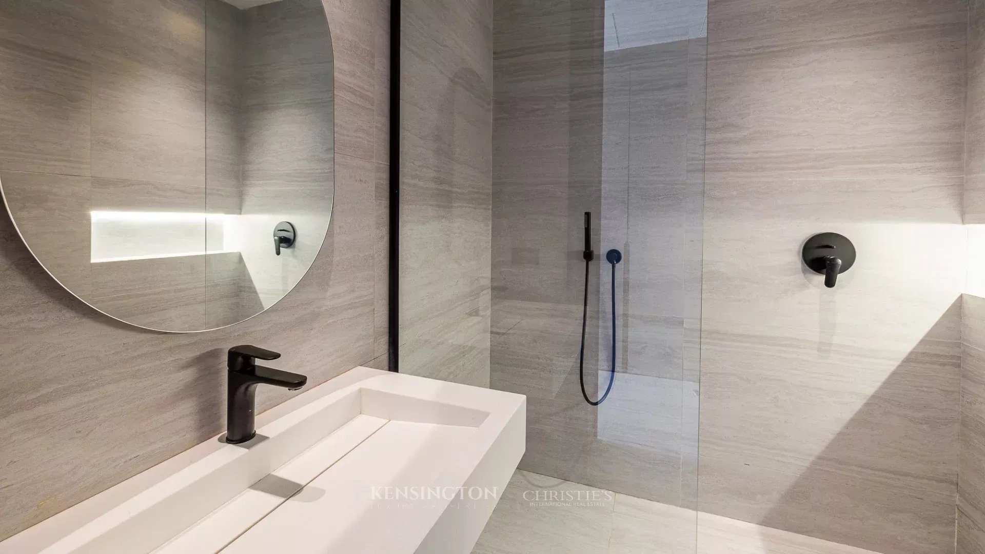 5 Bedroom Villa/Townhouse's Image 25