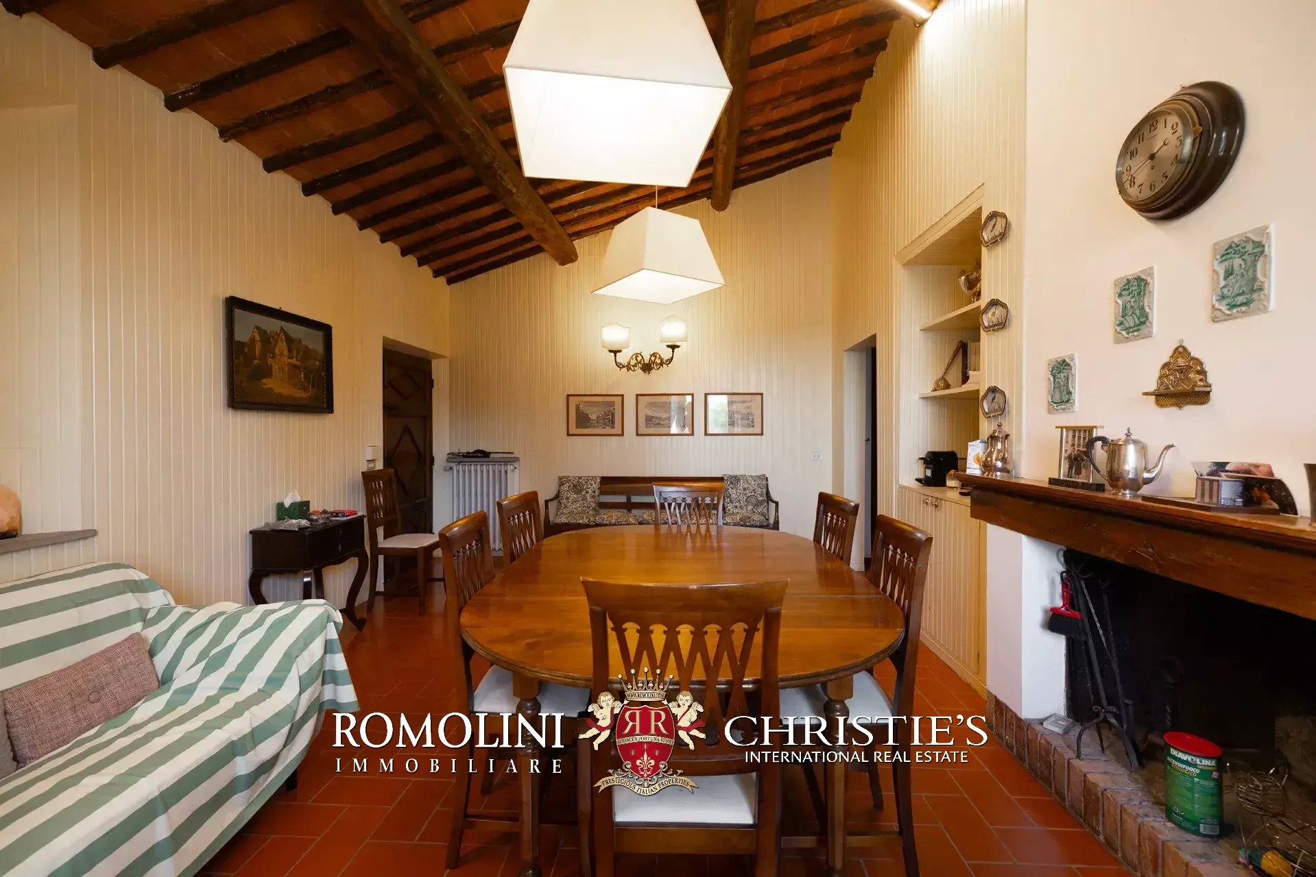 18 Bedroom Vineyard's Image 65