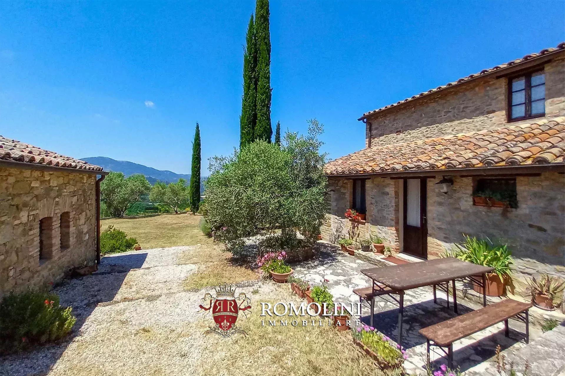 10 Bedroom Villa/Townhouse's Image 21