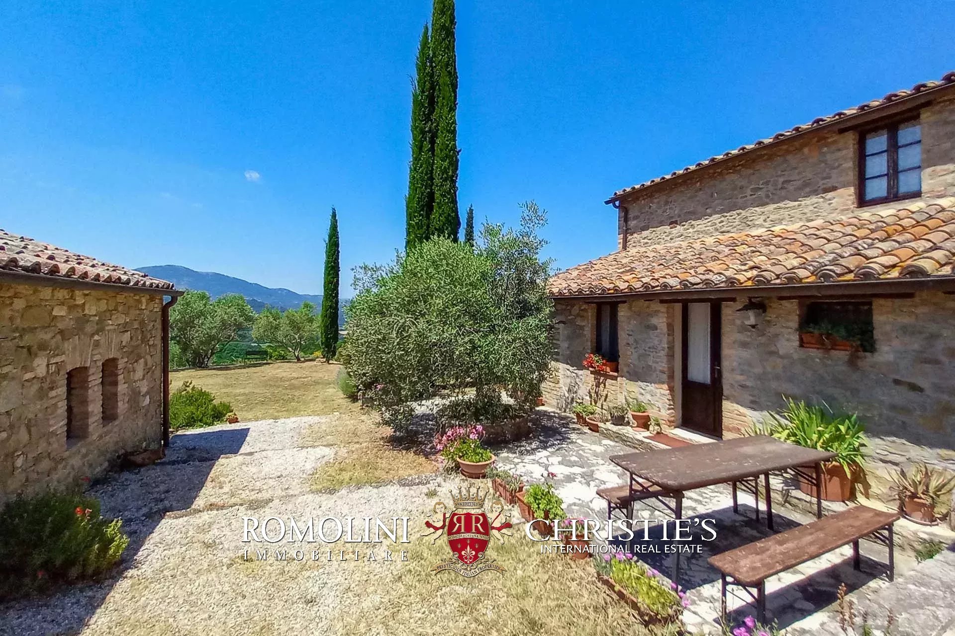 10 Bedroom Villa/Townhouse's Image 21