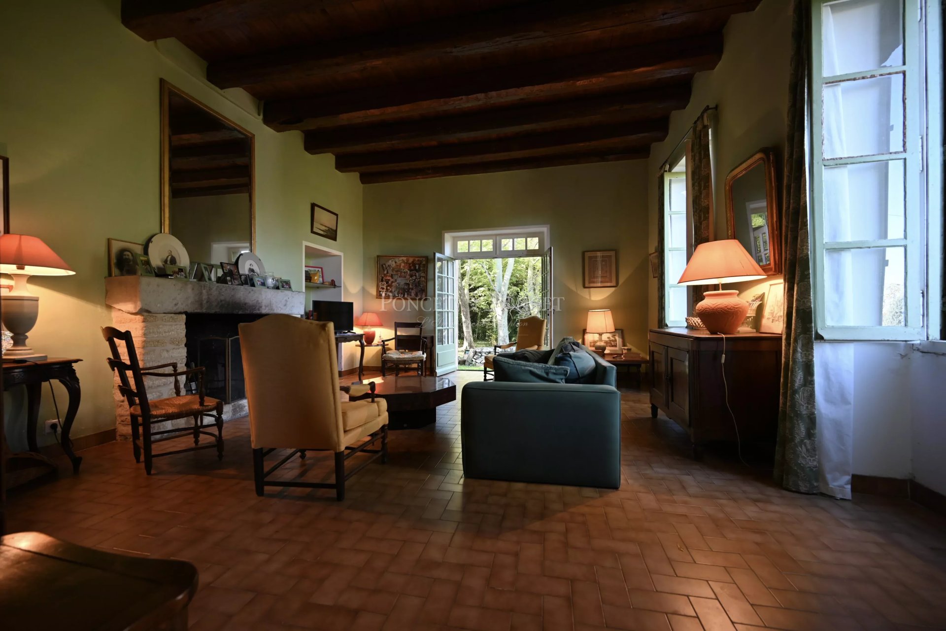 7 Bedroom Villa/Townhouse's Image 11