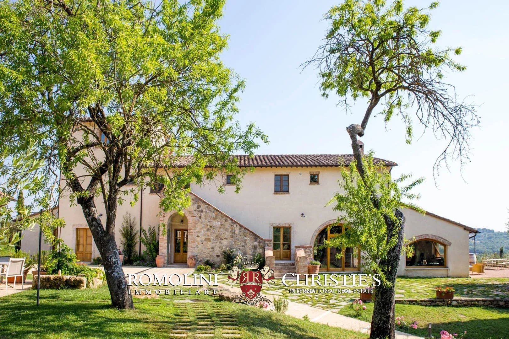 15 Bedroom Vineyard's Image 3