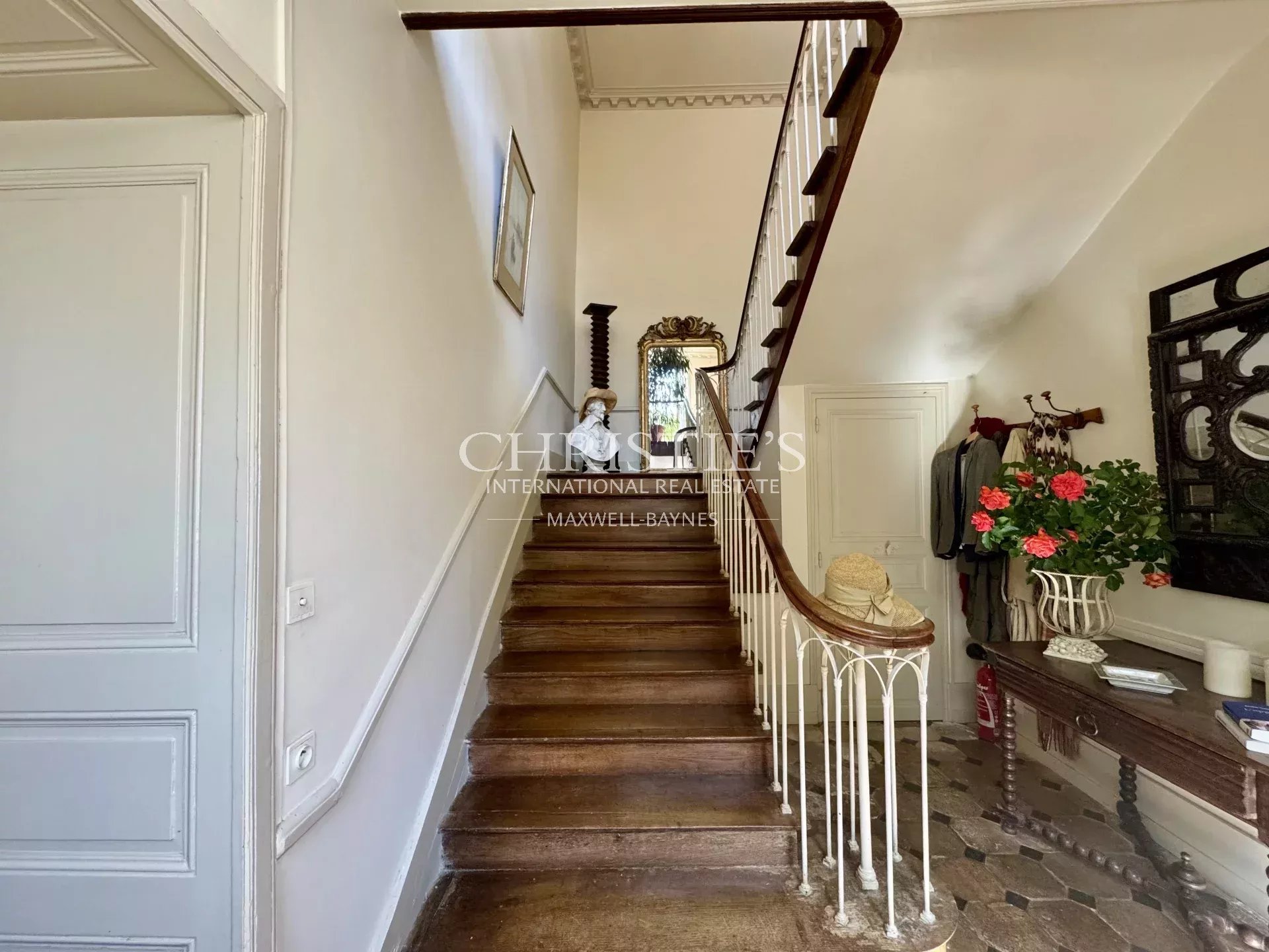 7 Bedroom Villa/Townhouse's Image 11