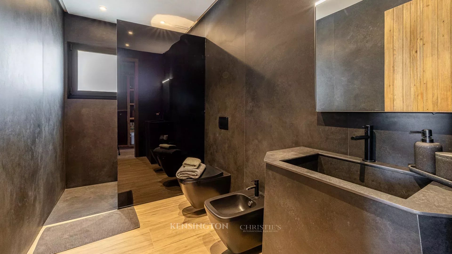 5 Bedroom Villa/Townhouse's Image 43