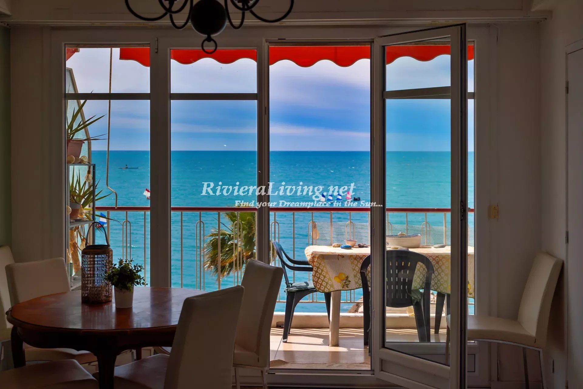 CROS DE CAGNES - BEAUTIFUL SEAFRONT APARTMENT