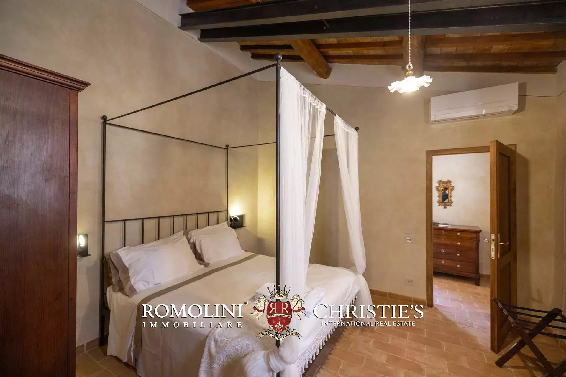 13 Bedroom Villa/Townhouse's Image 98