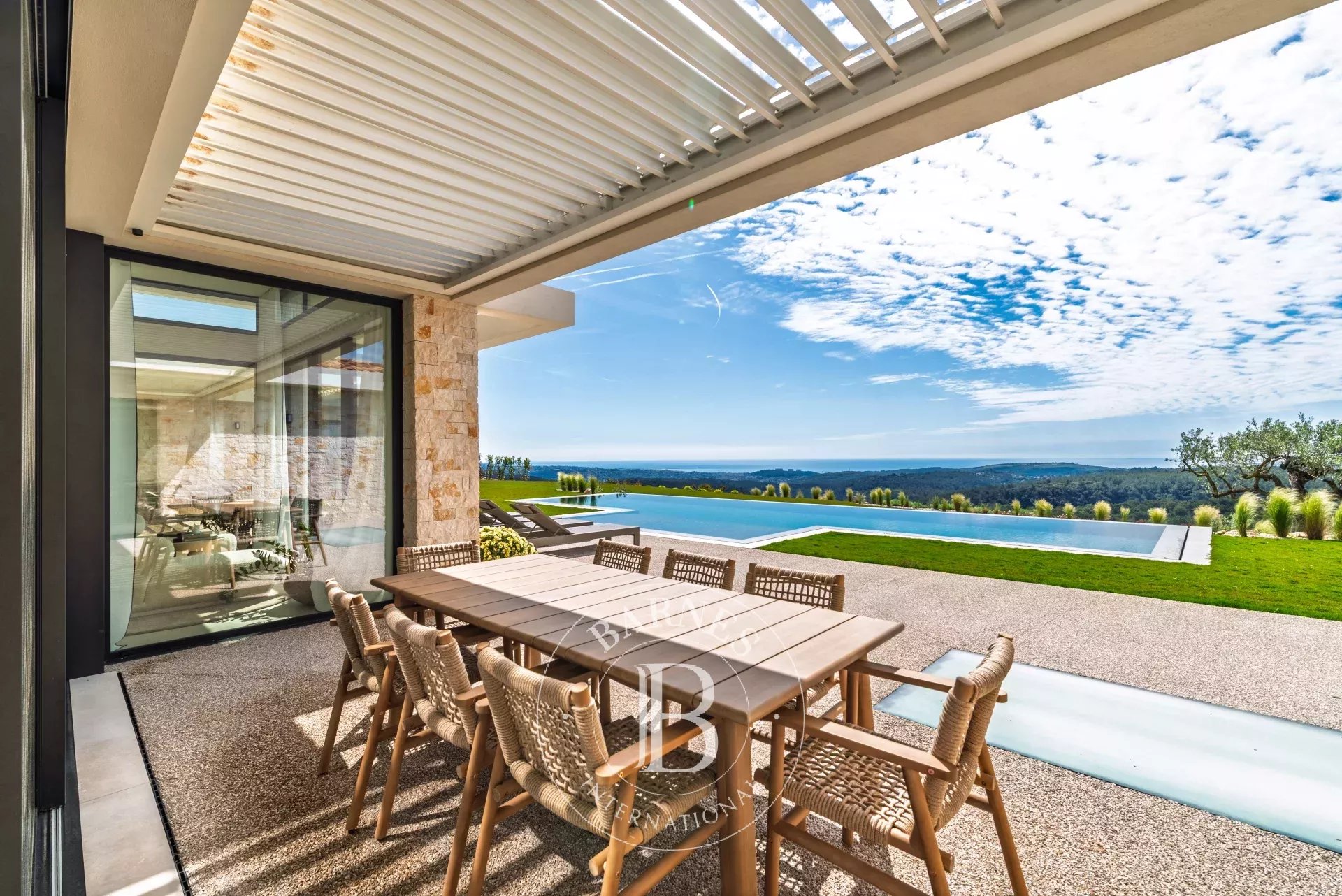 Roquefort-les-Pins - Highly sought-after residential area - New villa with breathtaking sea views - picture 5 title=