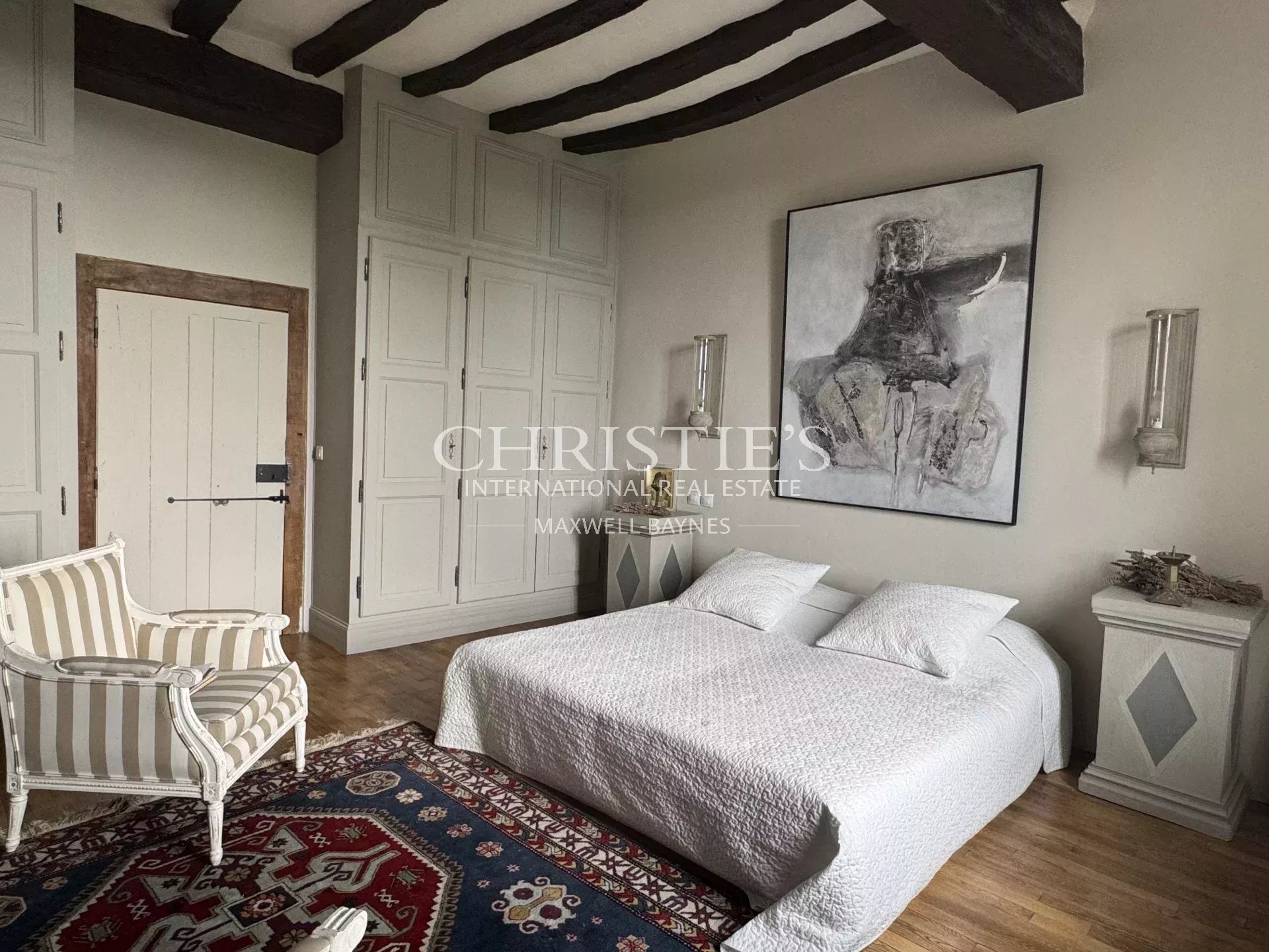 6 Bedroom Villa/Townhouse's Image 8