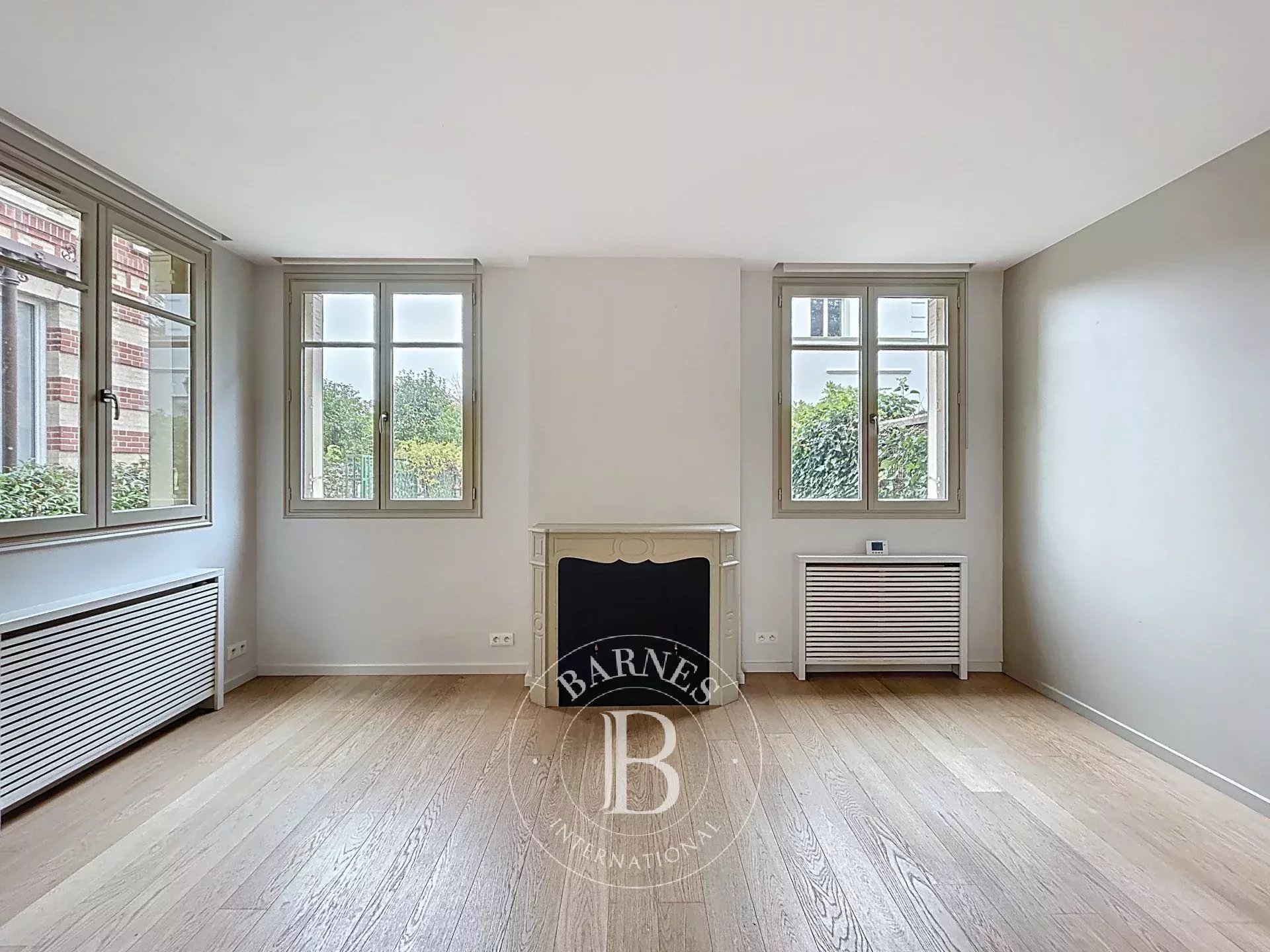 The BARNES rental department... - picture 3