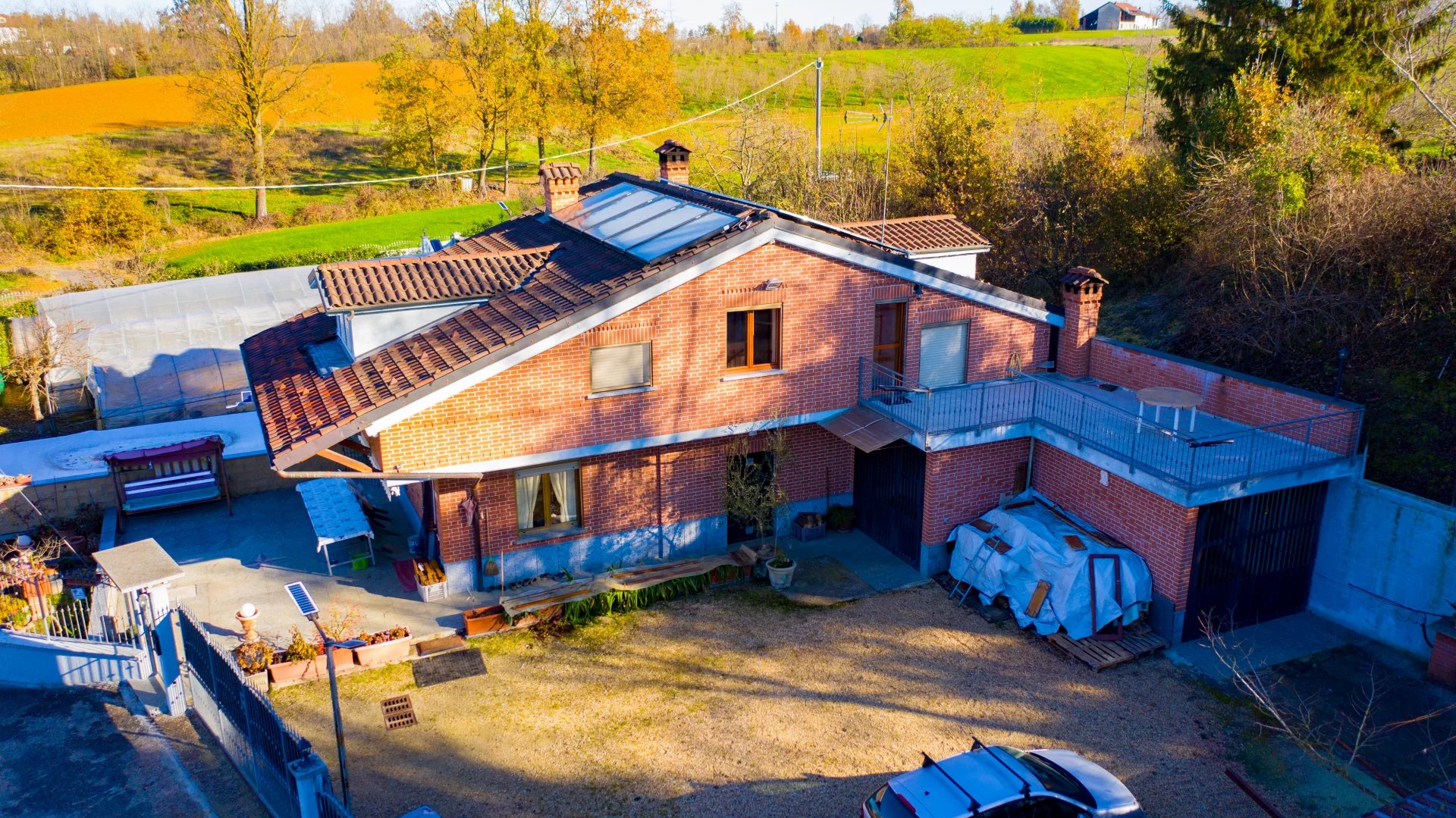 Villa con piscina a Pralormo