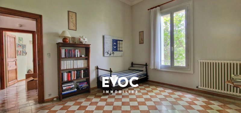 Photo 20 — Maison de maître XIXᵉ à vendre à Montbazin – 185 m², chai, piscine, jardin et dépendances