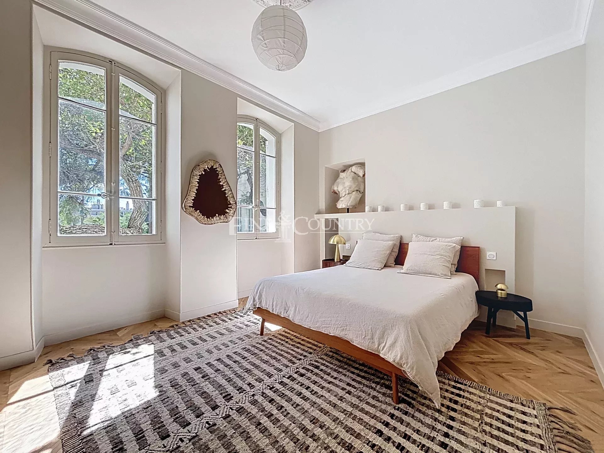 Photo of For sale apartment in Cannes within walking distance to the center, with workshop