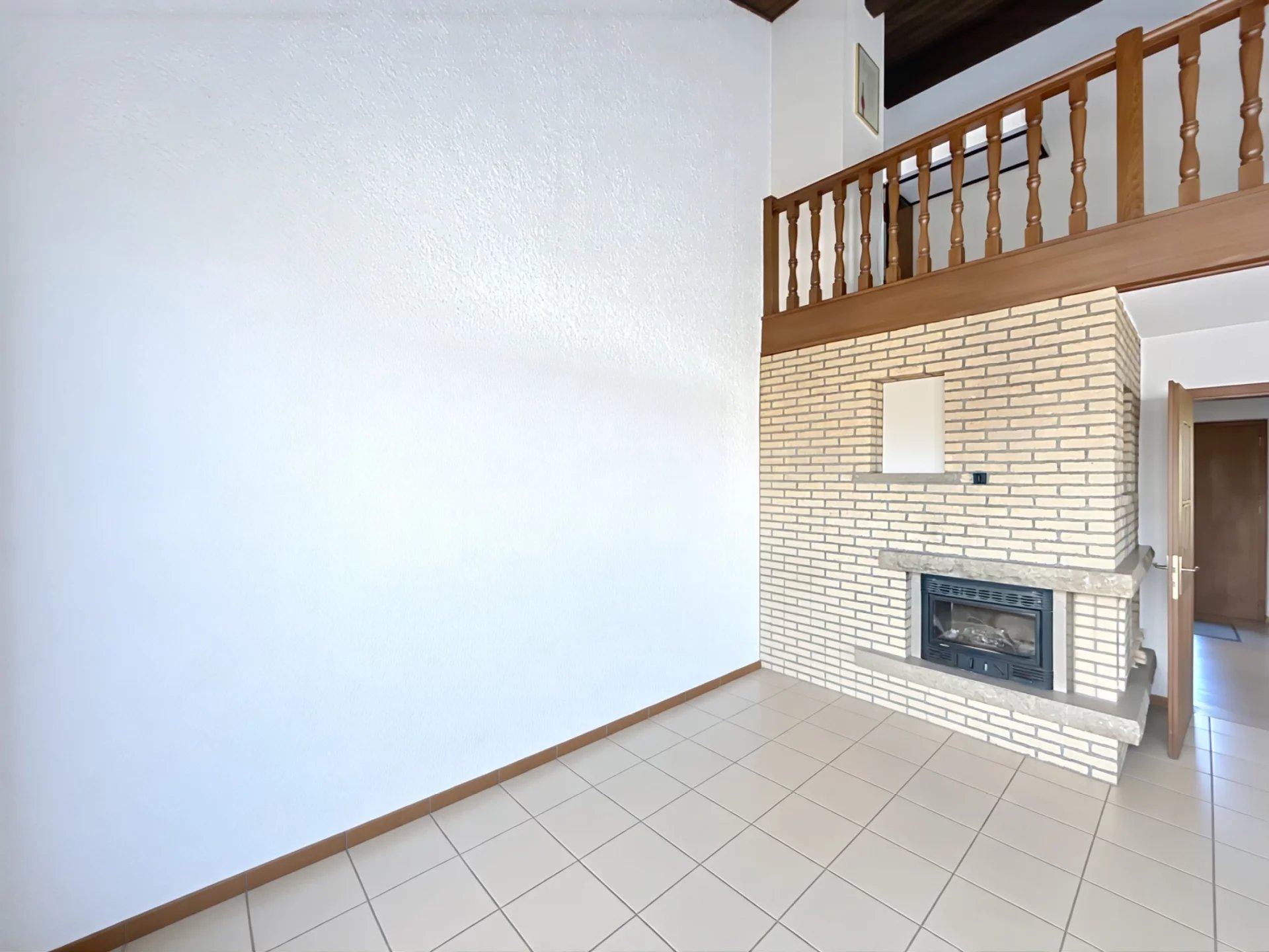 Off Market - Rare à la vente - Maison mitoyenne idéalement située au Landeron