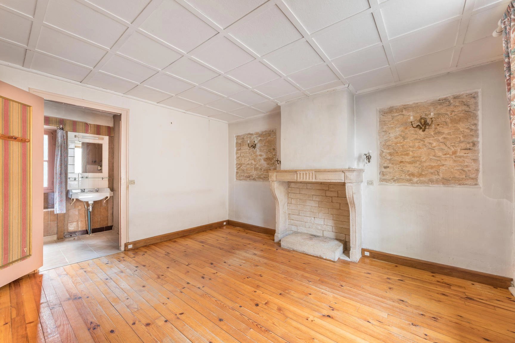Maison à rénover avec jardin à Lucenay