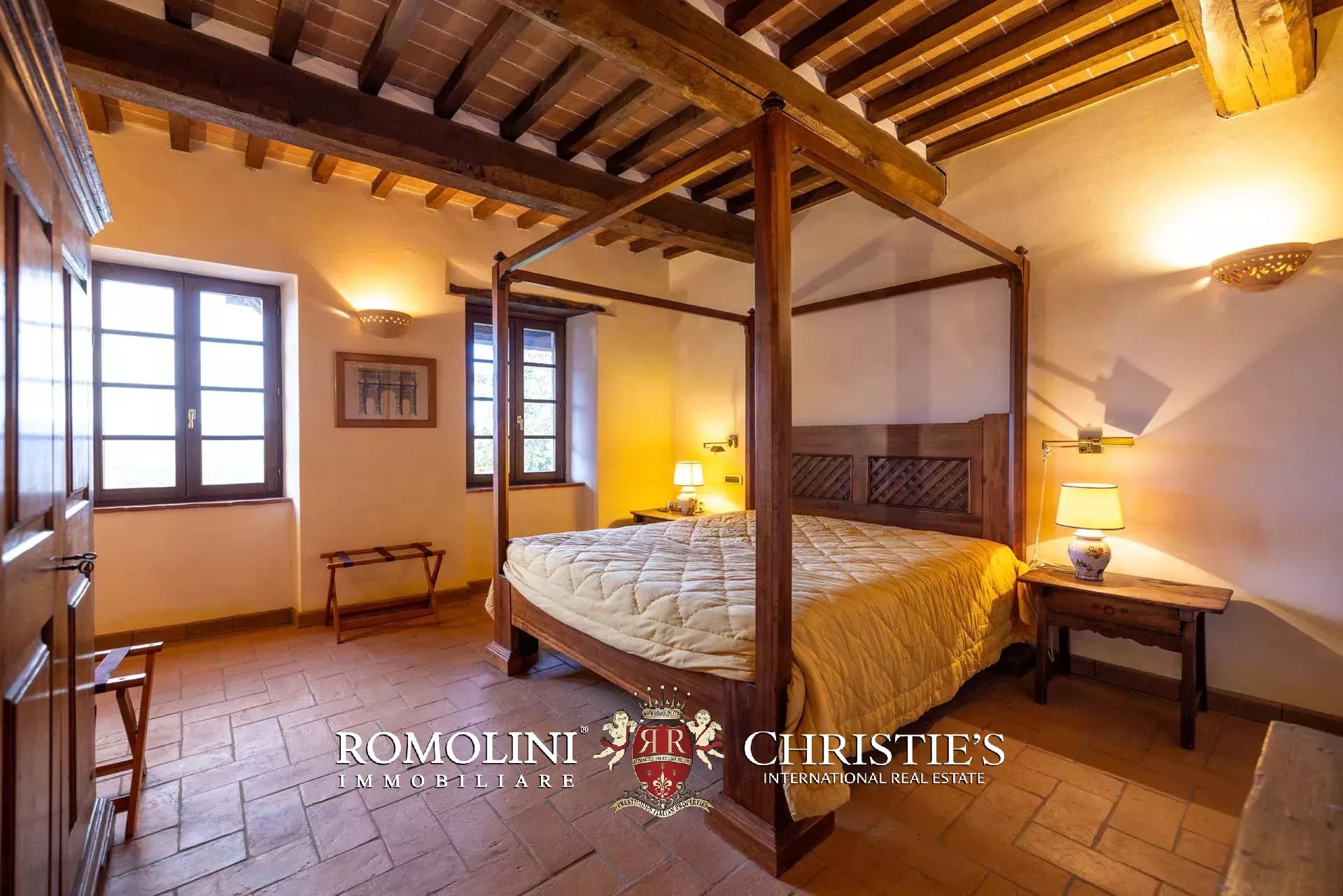 10 Bedroom Villa/Townhouse's Image 86