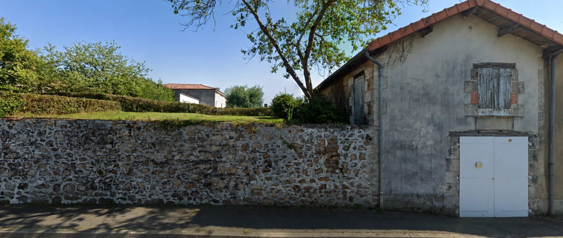 Parking — Chabanais