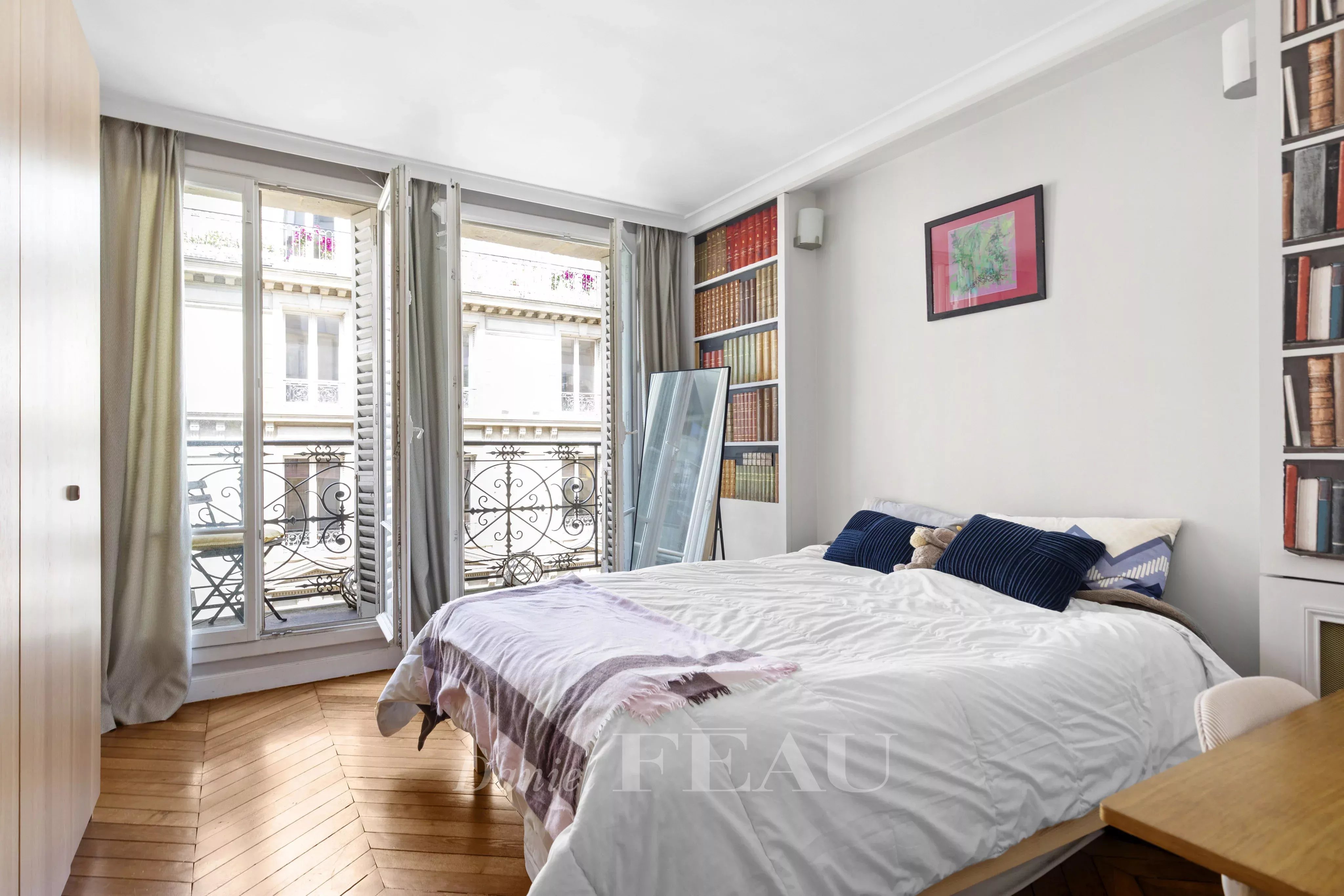 Sale Apartment Paris 16th