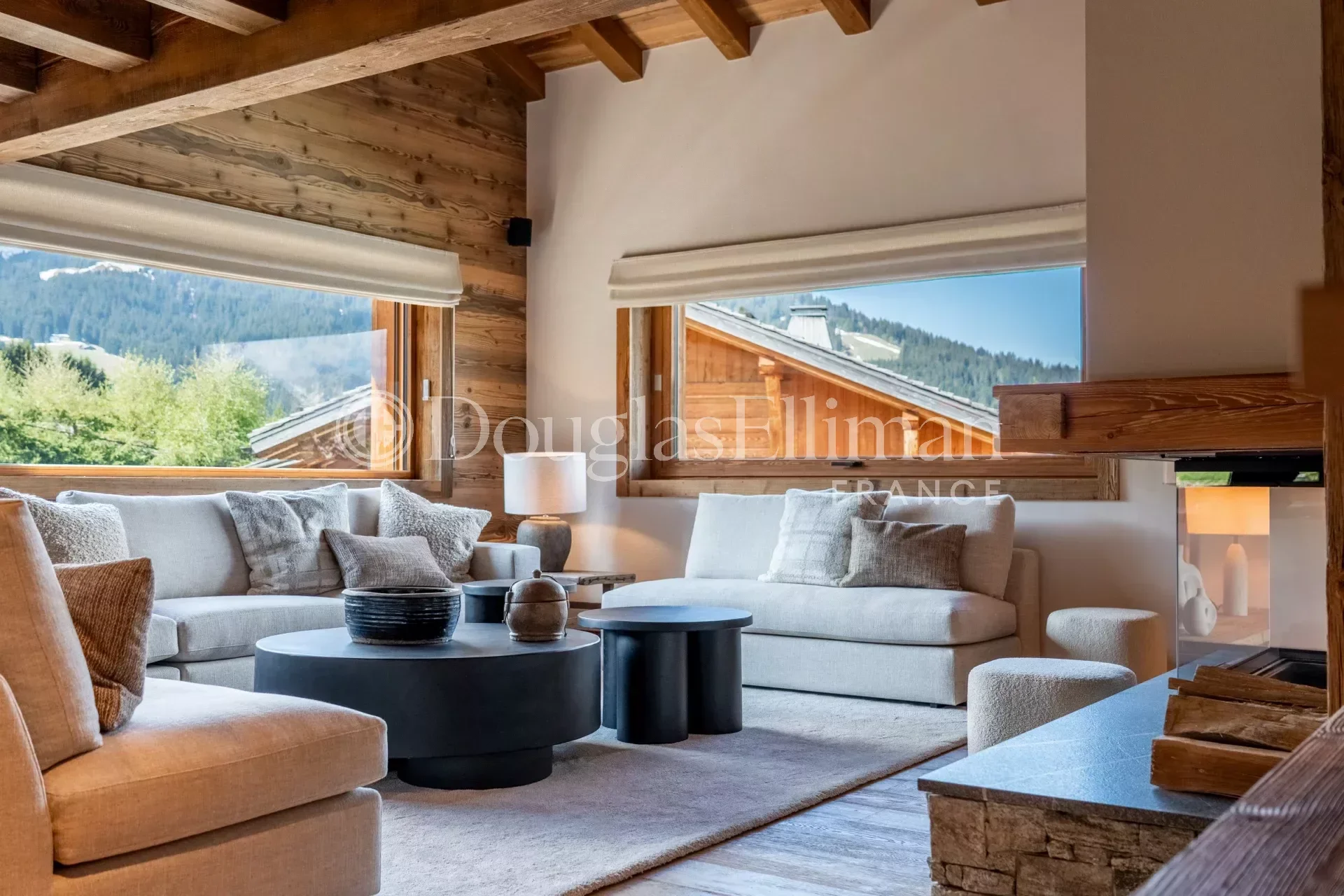 MEGEVE – Chalet neuf d’exception entre pistes de ski et golf du Mont d’Arbois - Image nᵒ2