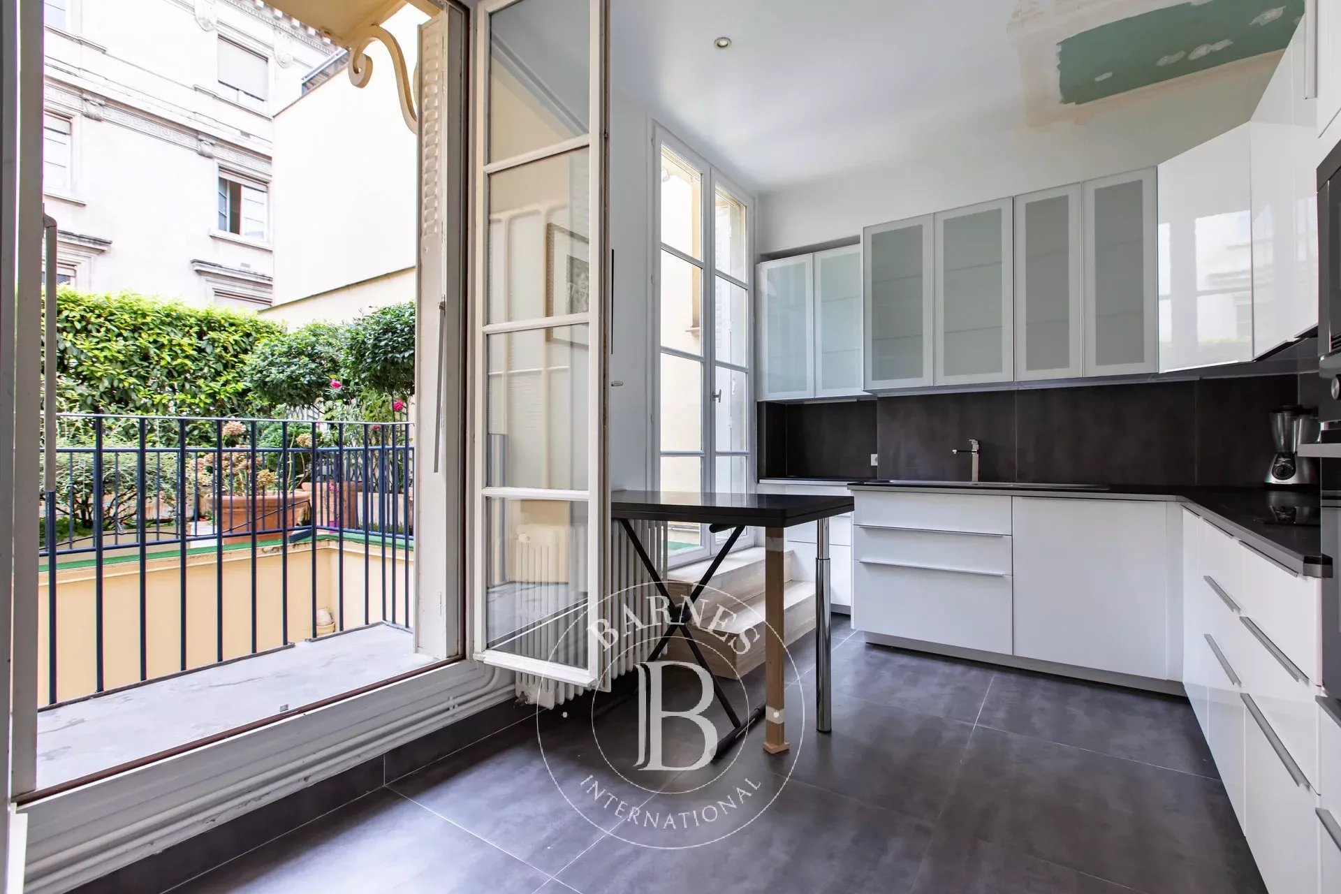 Daire Paris 1er - picture 10