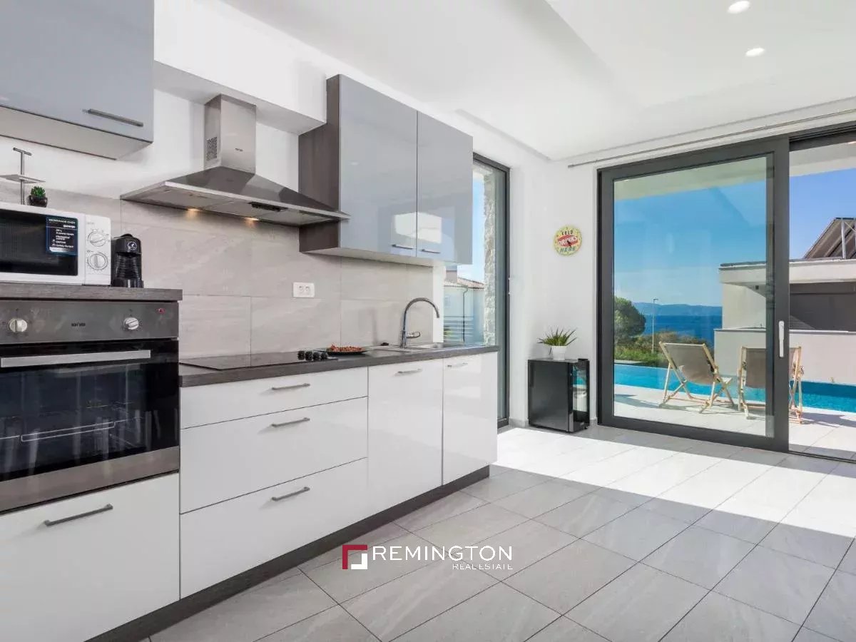 5 Bedroom Villa/Townhouse's Image 6