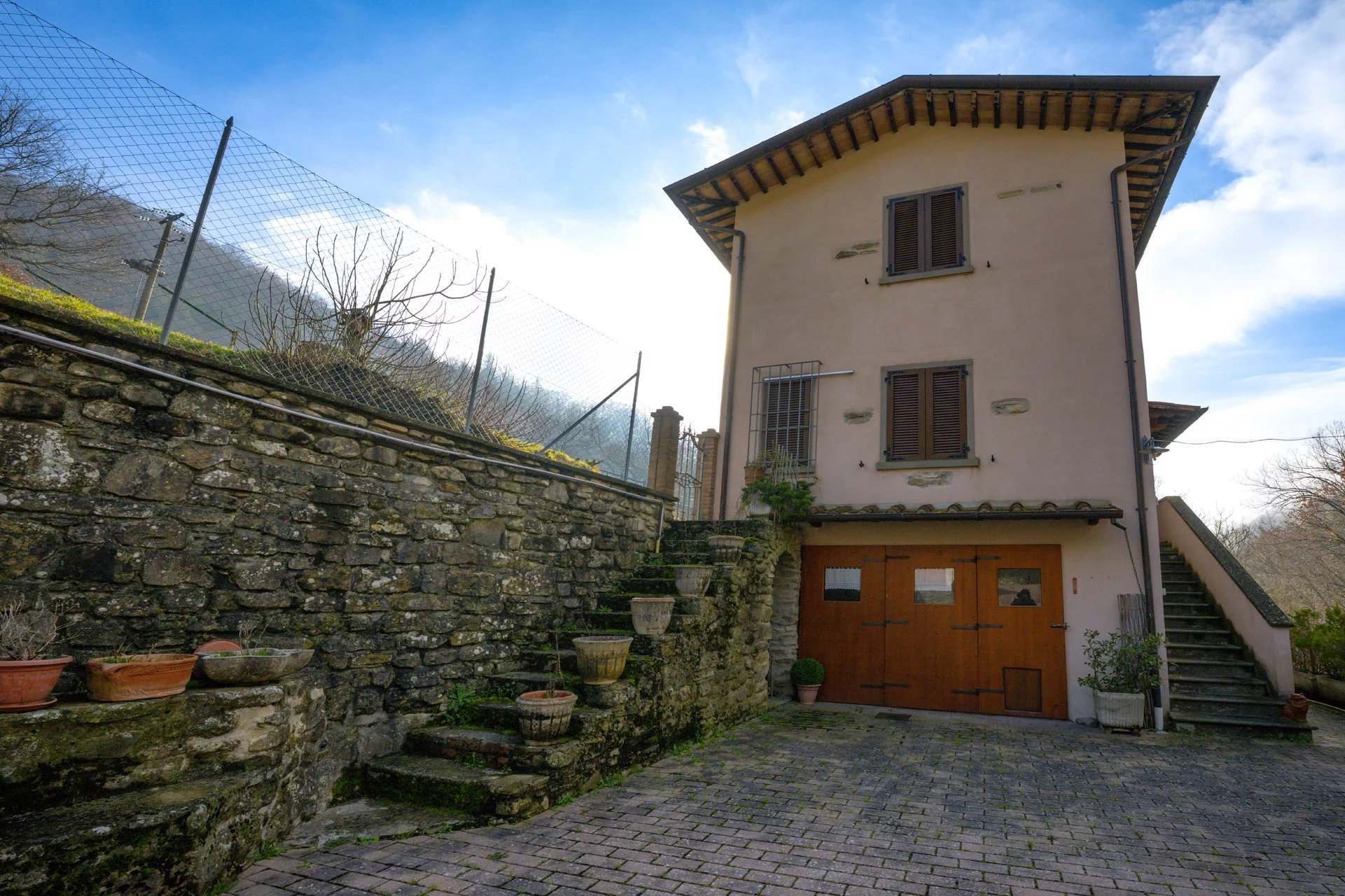  VILLETTA SEMINDIPENDENTE CON GIARDINO IN VENDITA A SANSEPOLCRO, TOSCANA