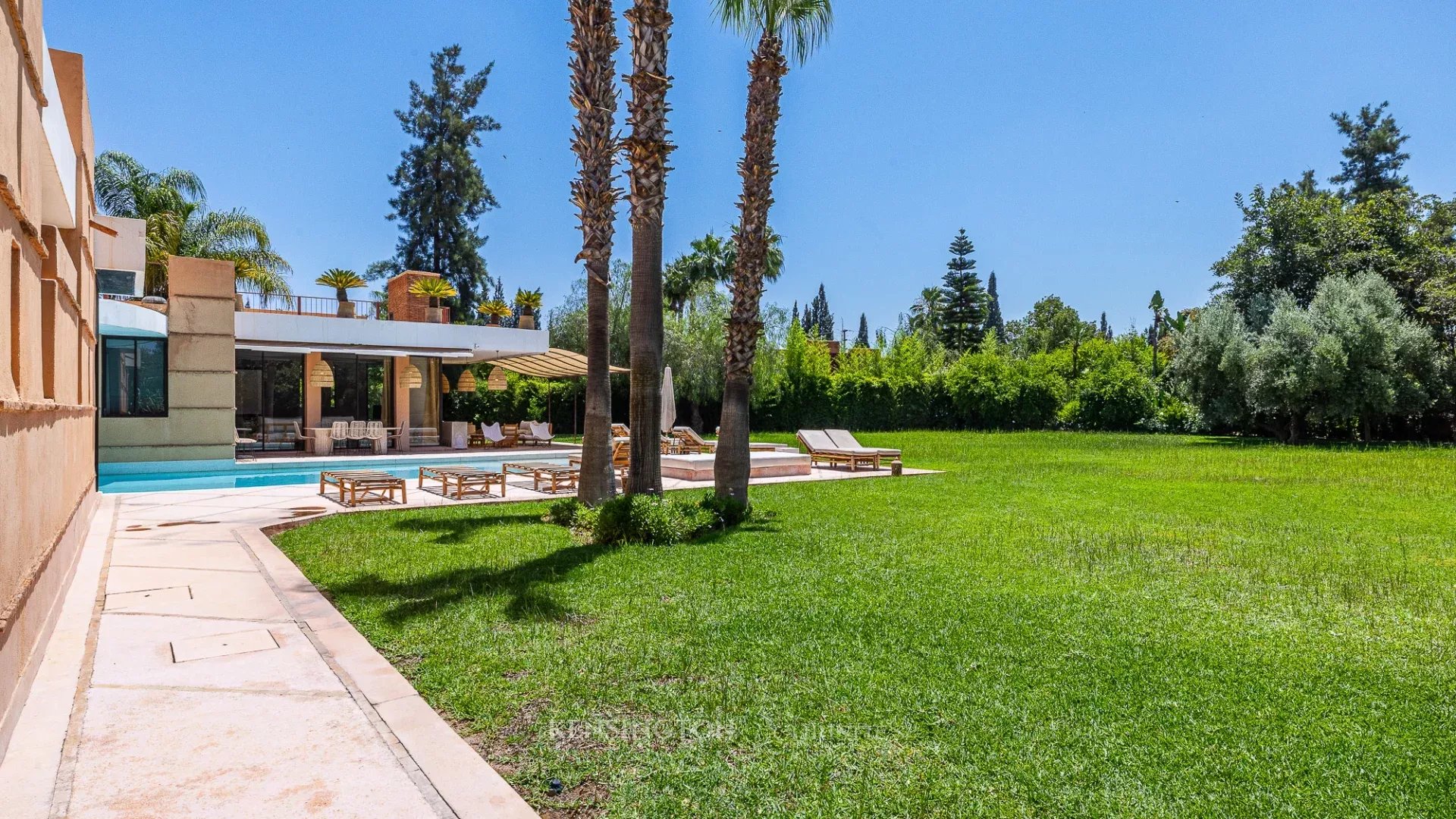 6 Bedroom Villa/Townhouse's Image 29