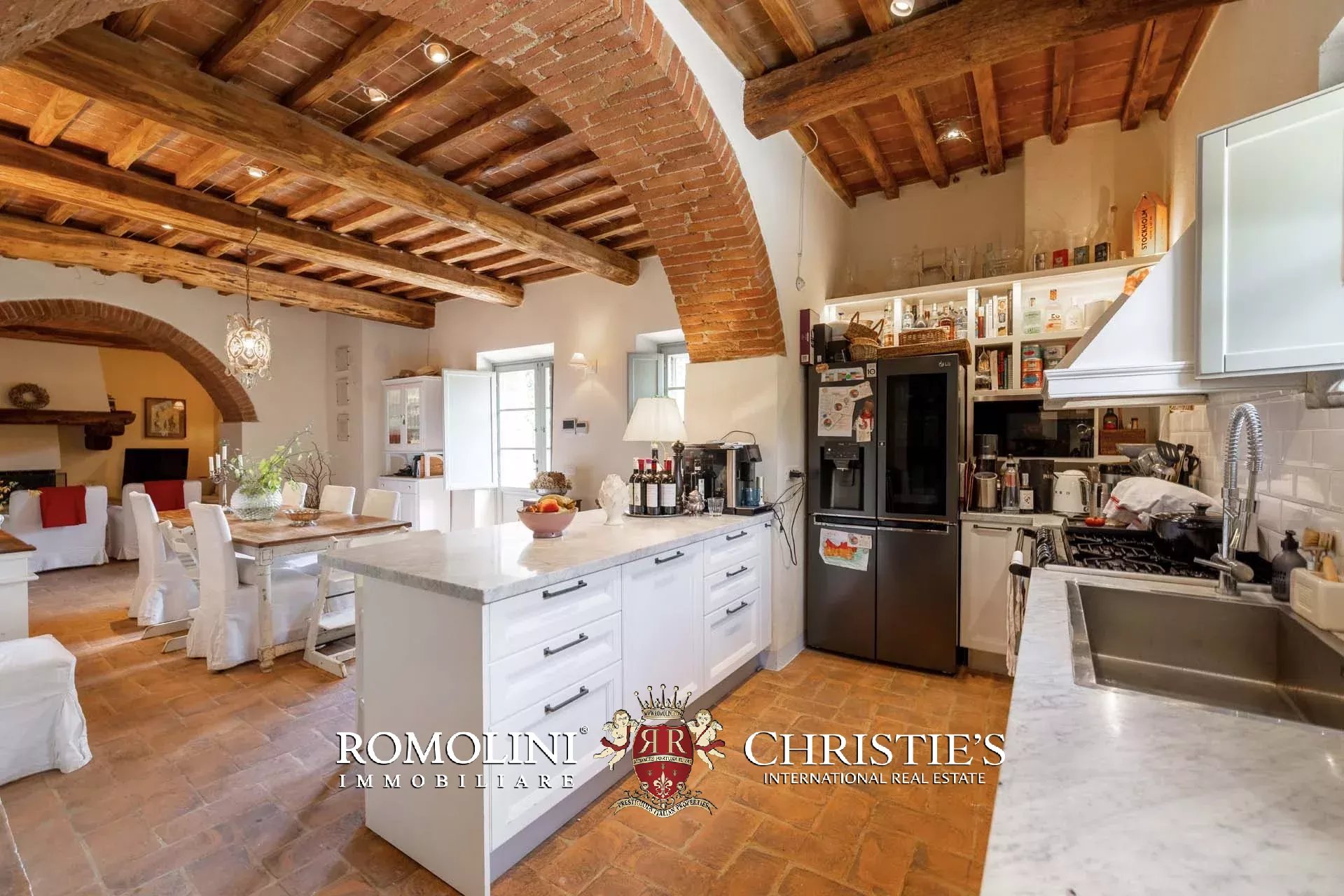 6 Bedroom Villa/Townhouse's Image 38